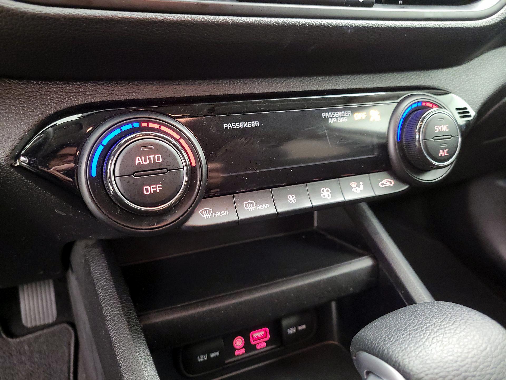 Thumbnail: 2019 Kia Forte - 16