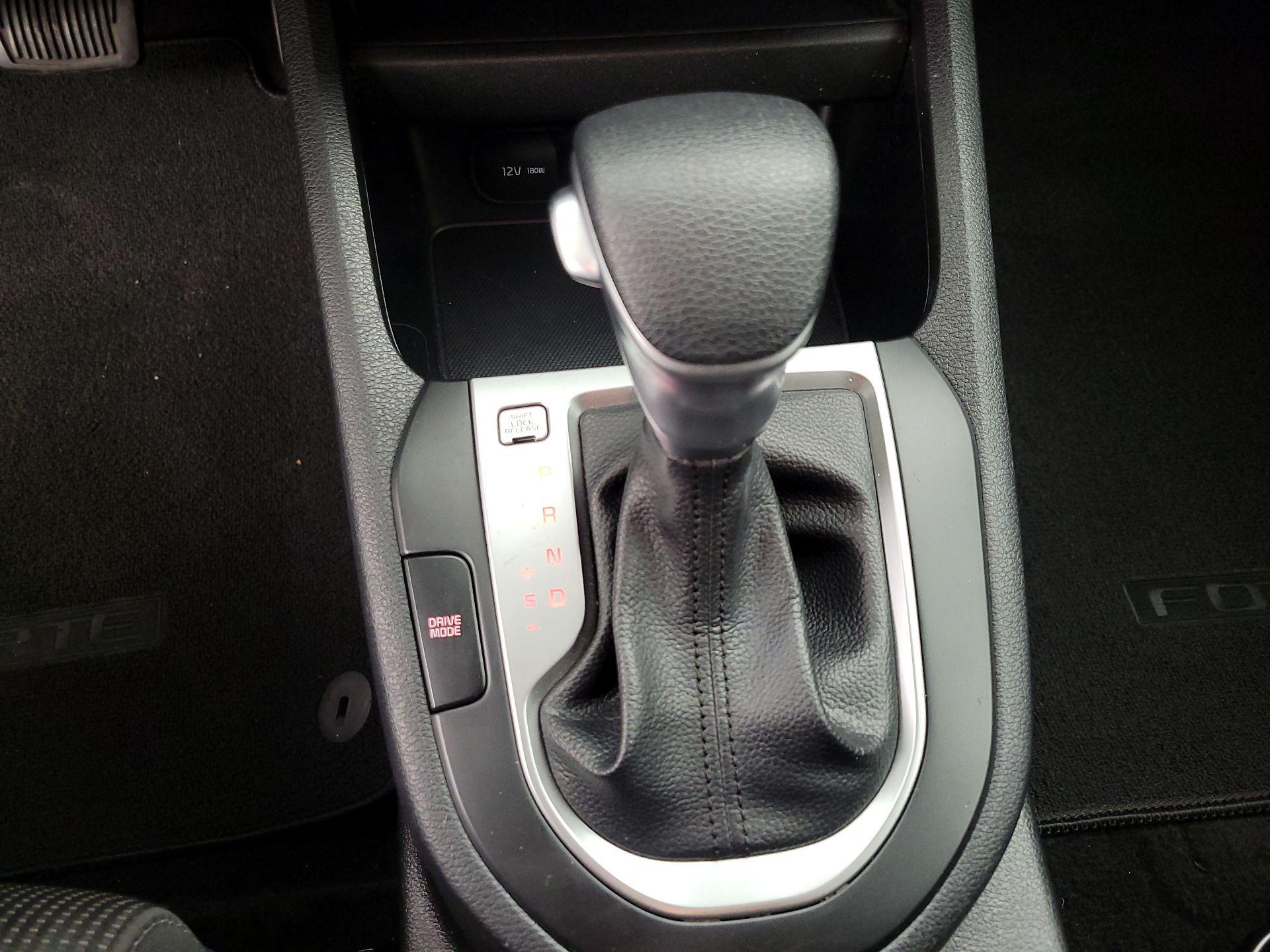 Thumbnail: 2019 Kia Forte - 17