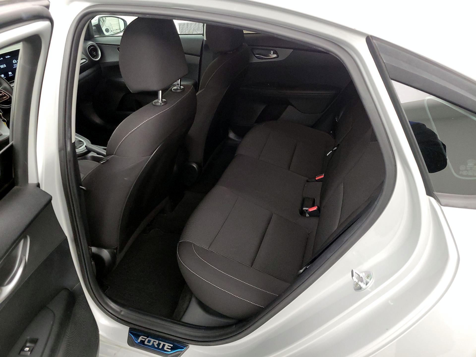 Thumbnail: 2019 Kia Forte - 19