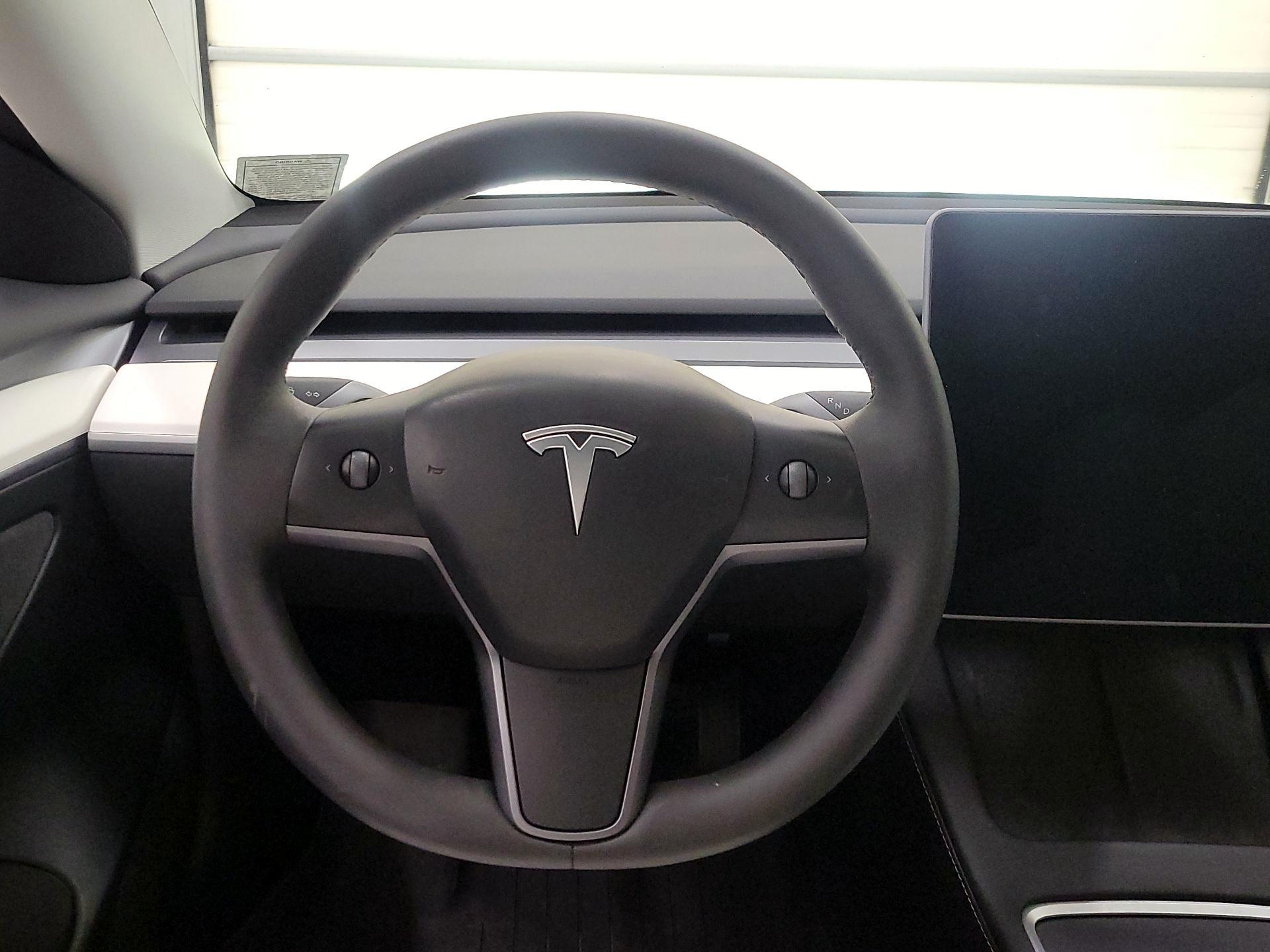 Thumbnail: 2023 Tesla Model 3 - 10