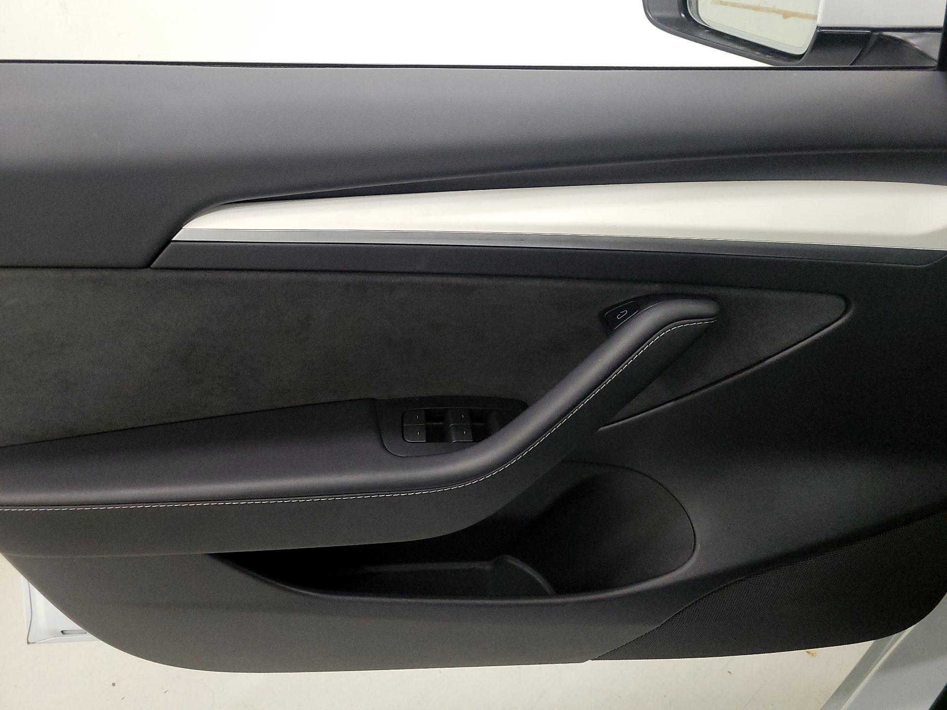 Thumbnail: 2023 Tesla Model 3 - 12