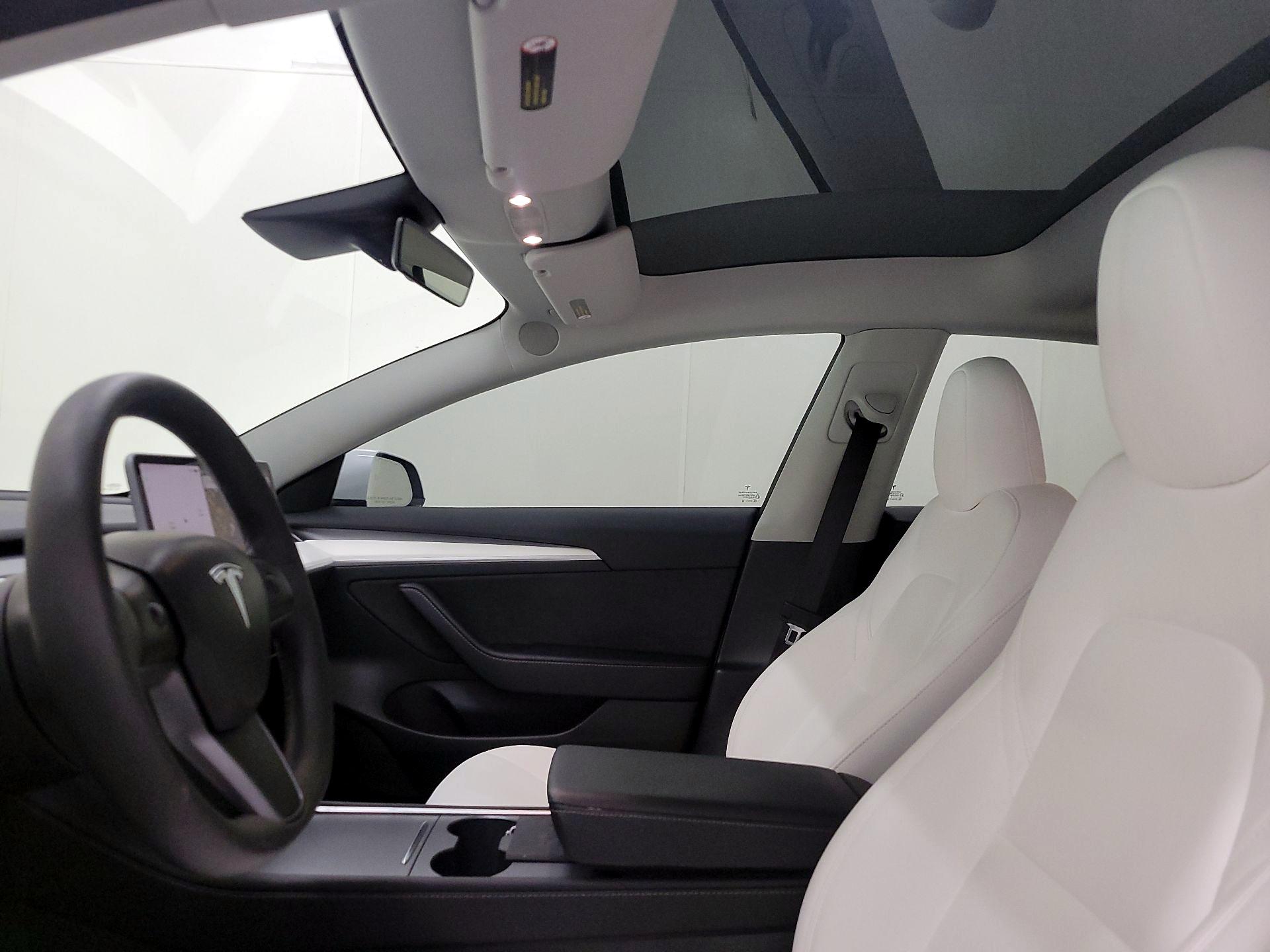 Thumbnail: 2023 Tesla Model 3 - 19