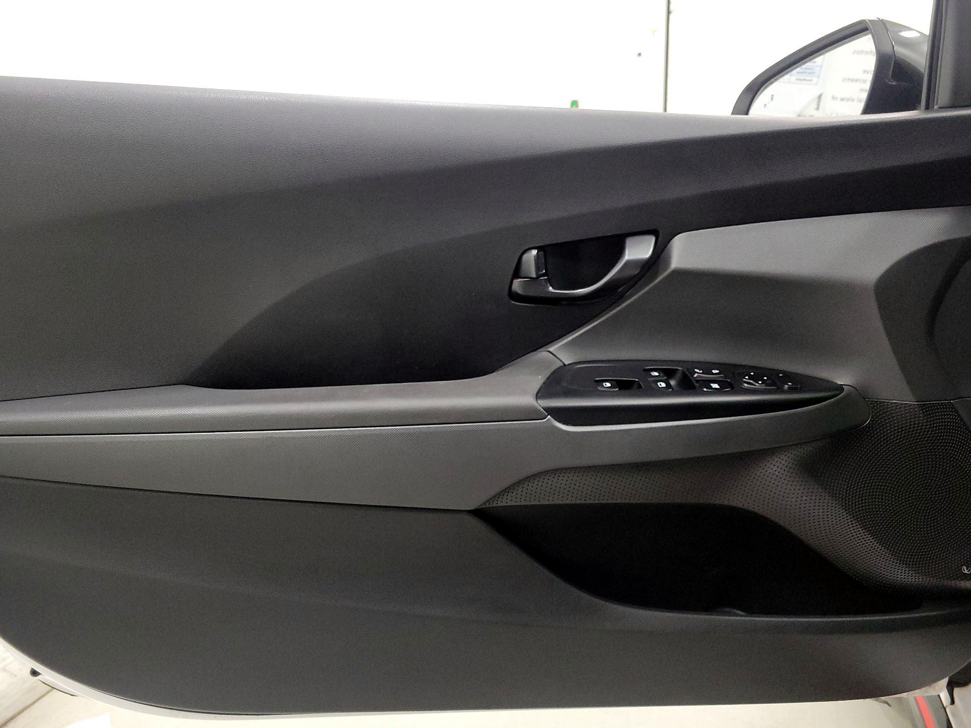 Thumbnail: 2021 Hyundai Veloster - 12