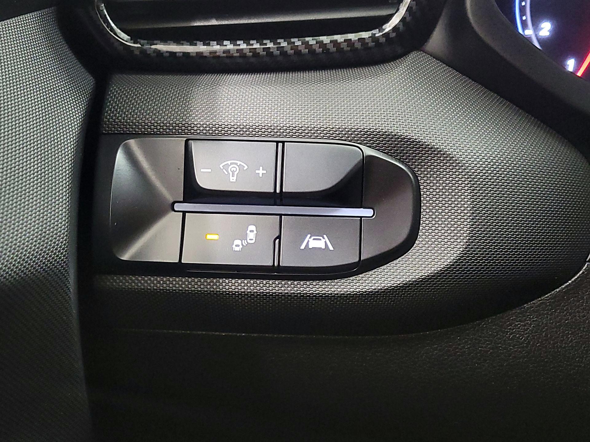 Thumbnail: 2021 Hyundai Veloster - 13