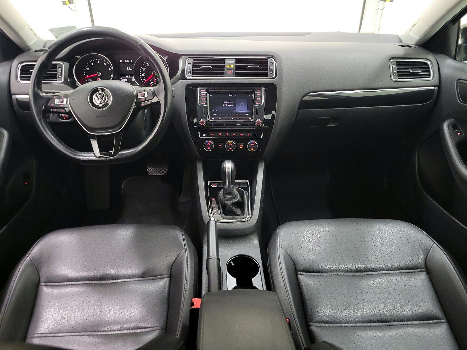 Thumbnail: 2017 Volkswagen Jetta - 9