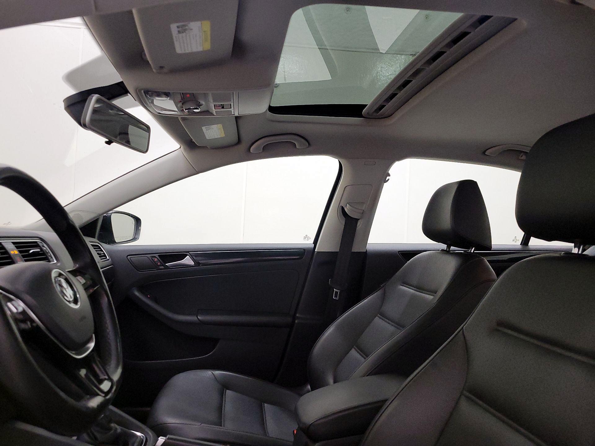 Thumbnail: 2017 Volkswagen Jetta - 20