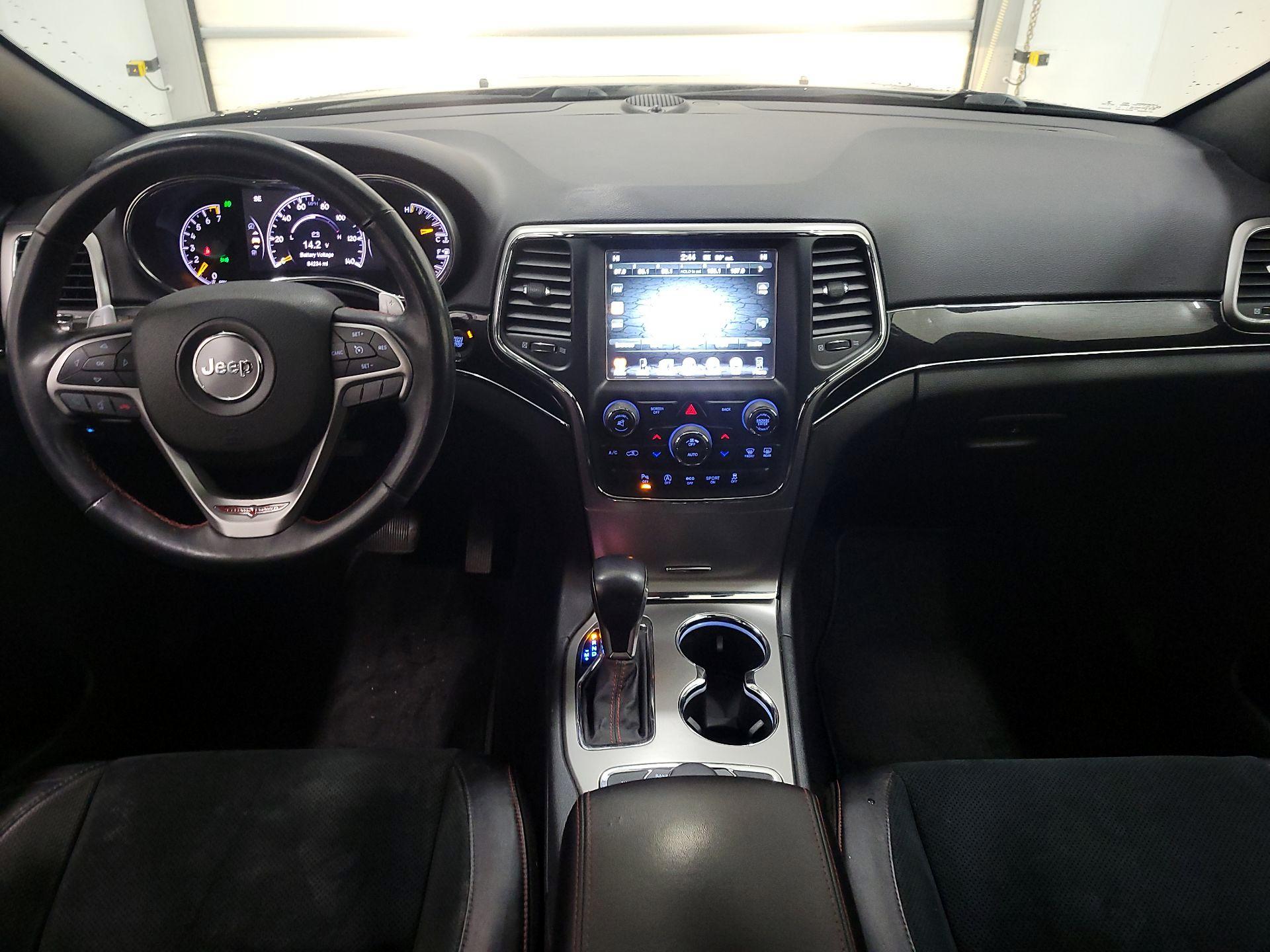 Thumbnail: 2017 Jeep Grand Cherokee - 9