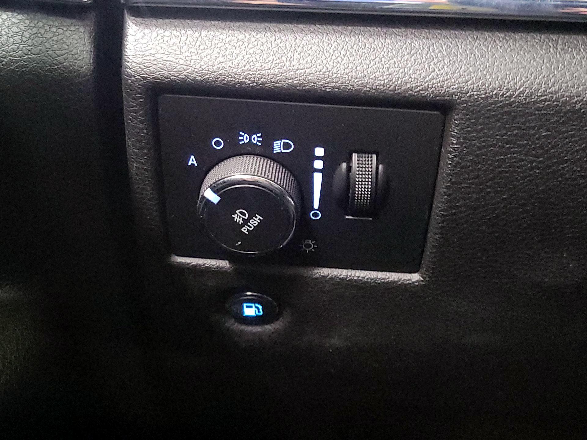 Thumbnail: 2017 Jeep Grand Cherokee - 13