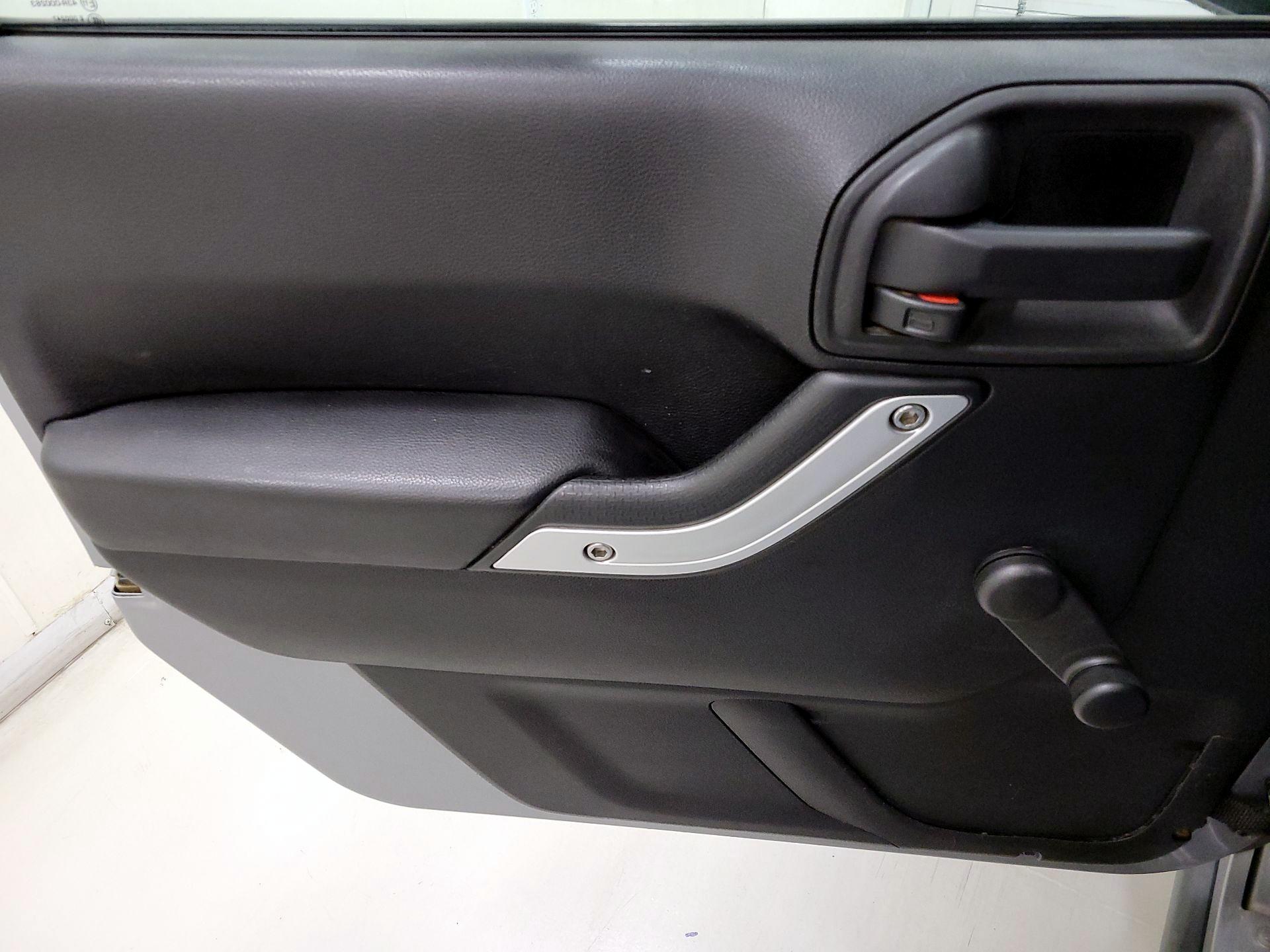 Thumbnail: 2014 Jeep Wrangler - 12