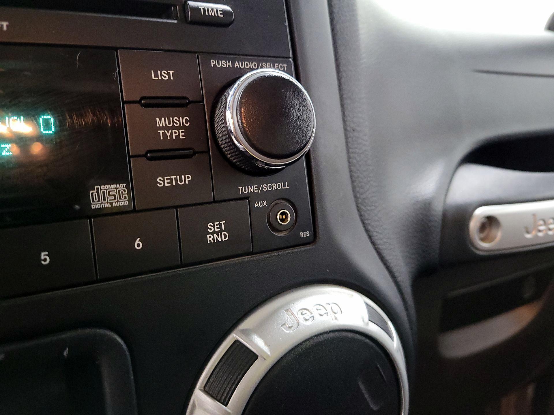 Thumbnail: 2014 Jeep Wrangler - 17