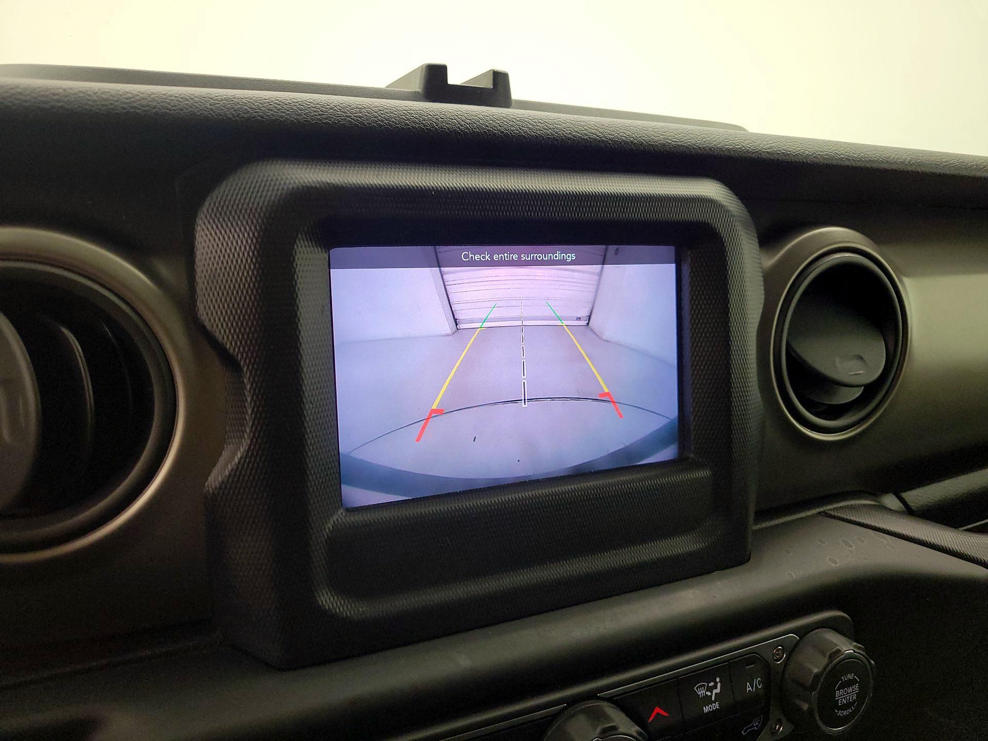 Thumbnail: 2019 Jeep Wrangler - 14