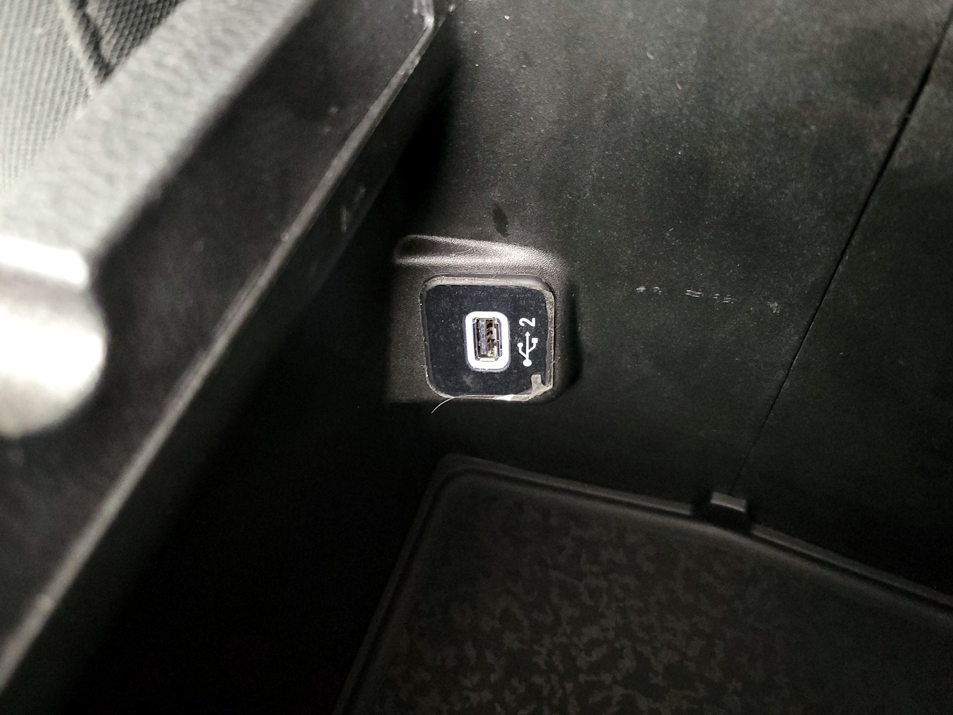 Thumbnail: 2019 Jeep Wrangler - 18