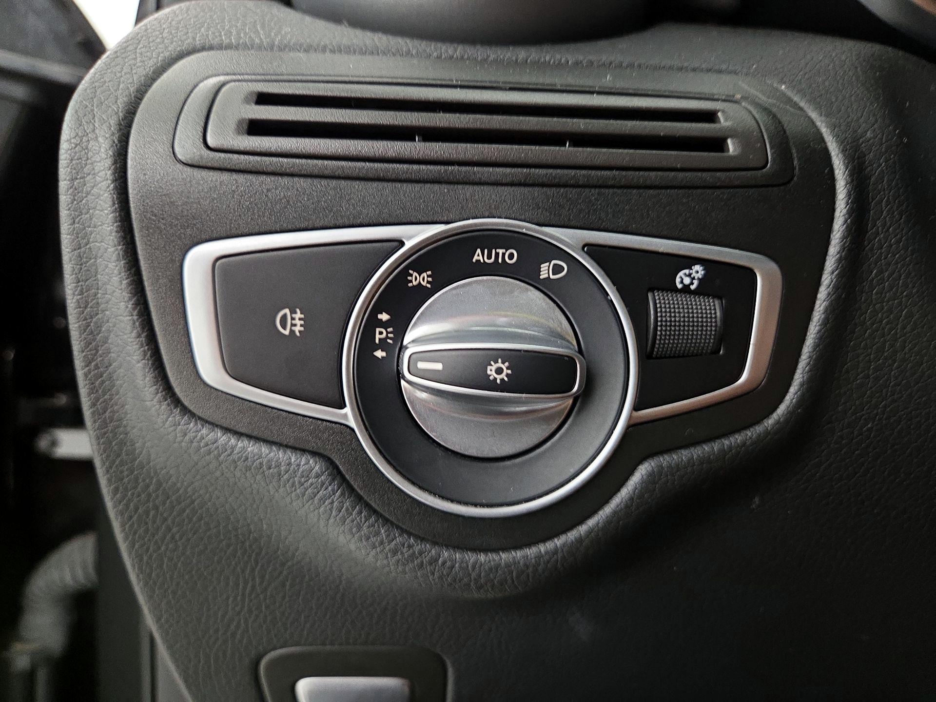 Thumbnail: 2022 Mercedes-Benz GLC - 13