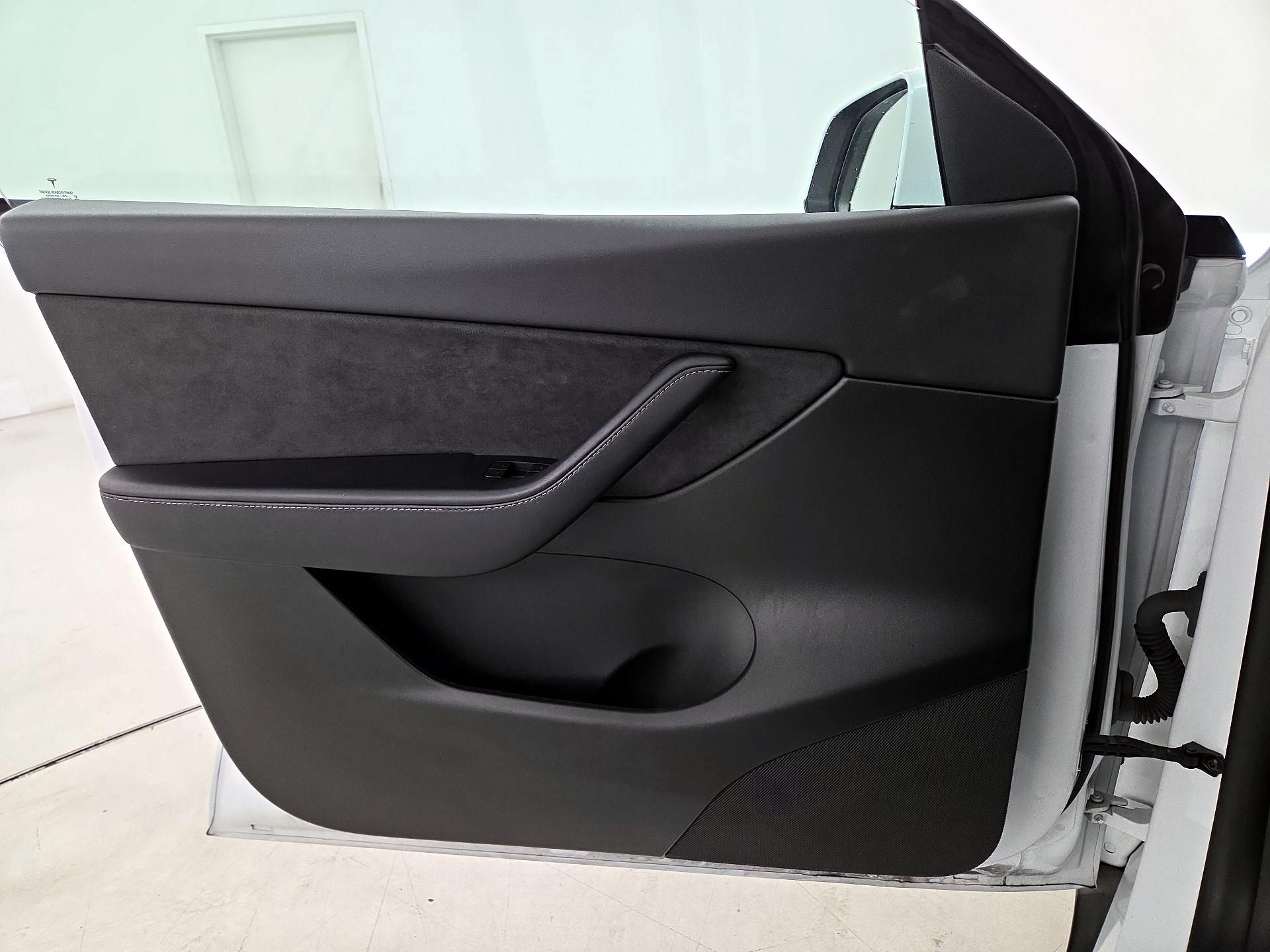 Thumbnail: 2022 Tesla Model Y - 12