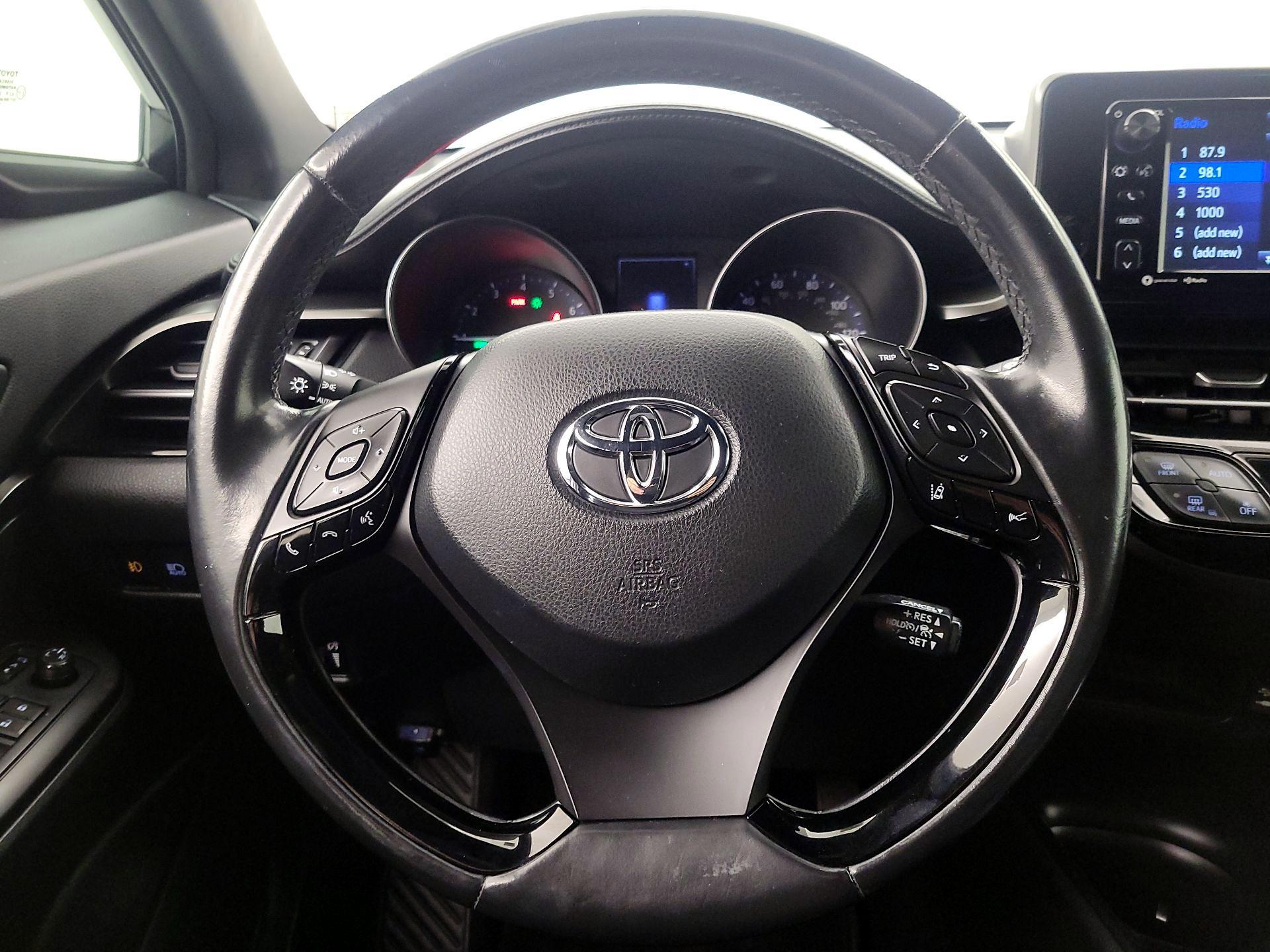 Thumbnail: 2018 Toyota C-HR - 10