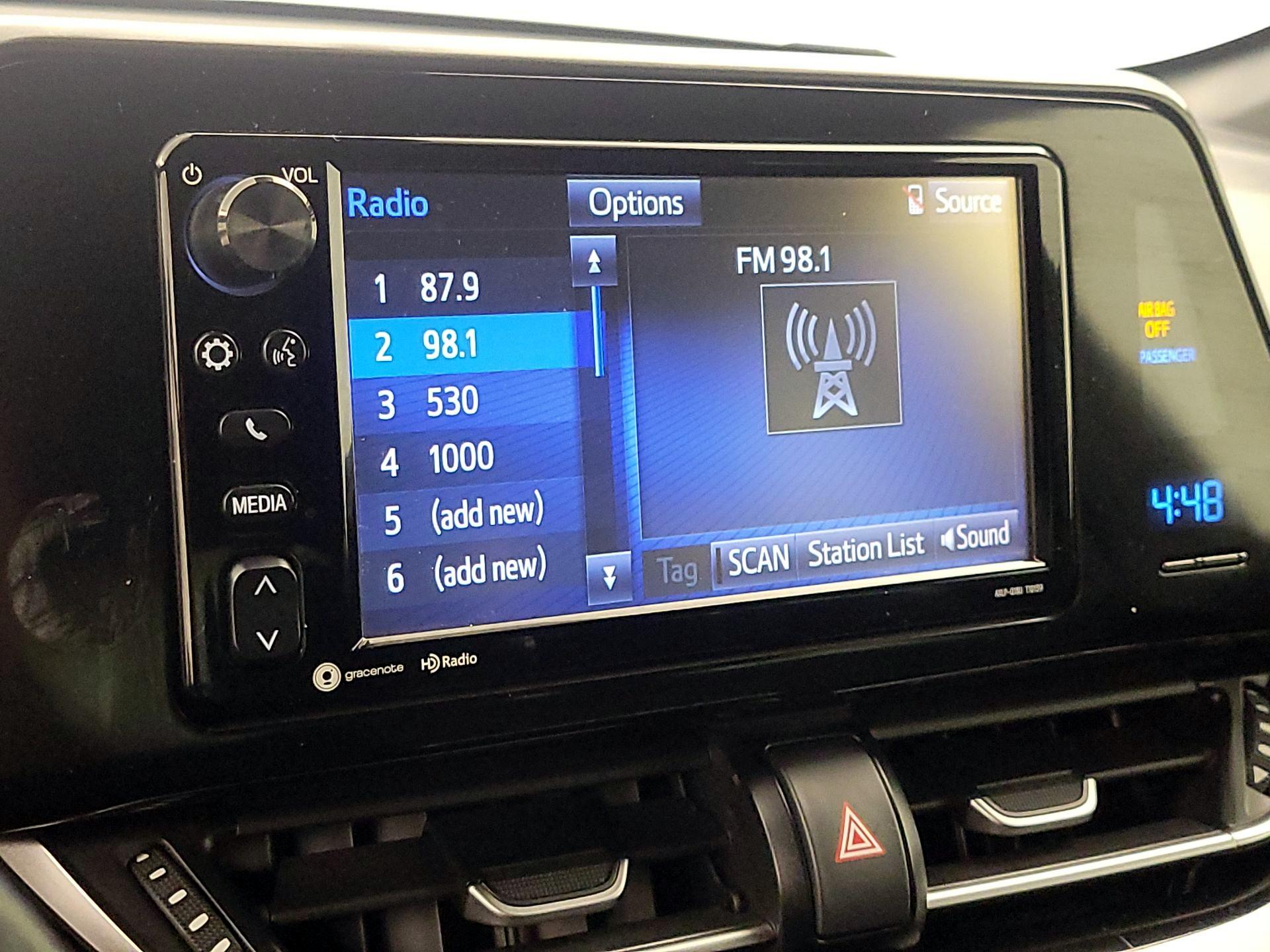 Thumbnail: 2018 Toyota C-HR - 15