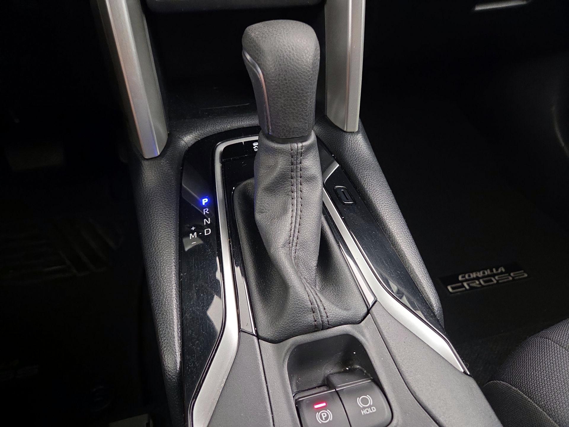 Thumbnail: 2022 Toyota Corolla Cross - 17