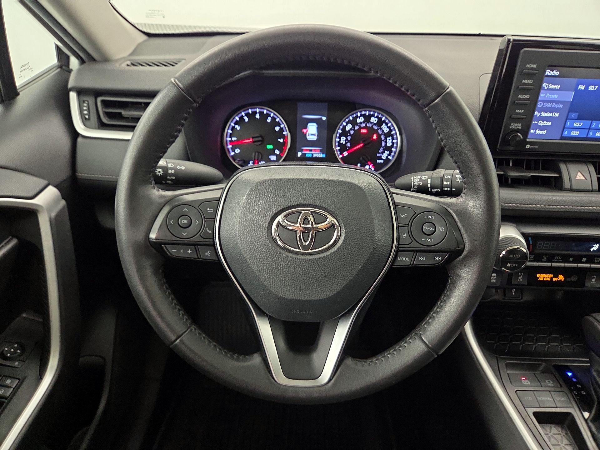 Thumbnail: 2022 Toyota RAV4 - 10