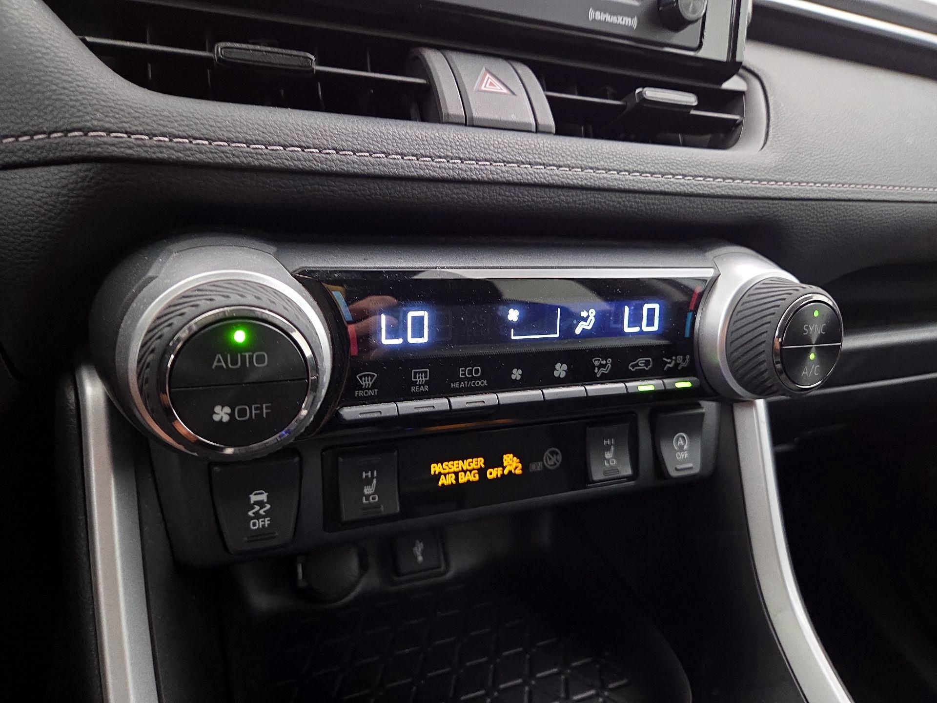 Thumbnail: 2022 Toyota RAV4 - 16