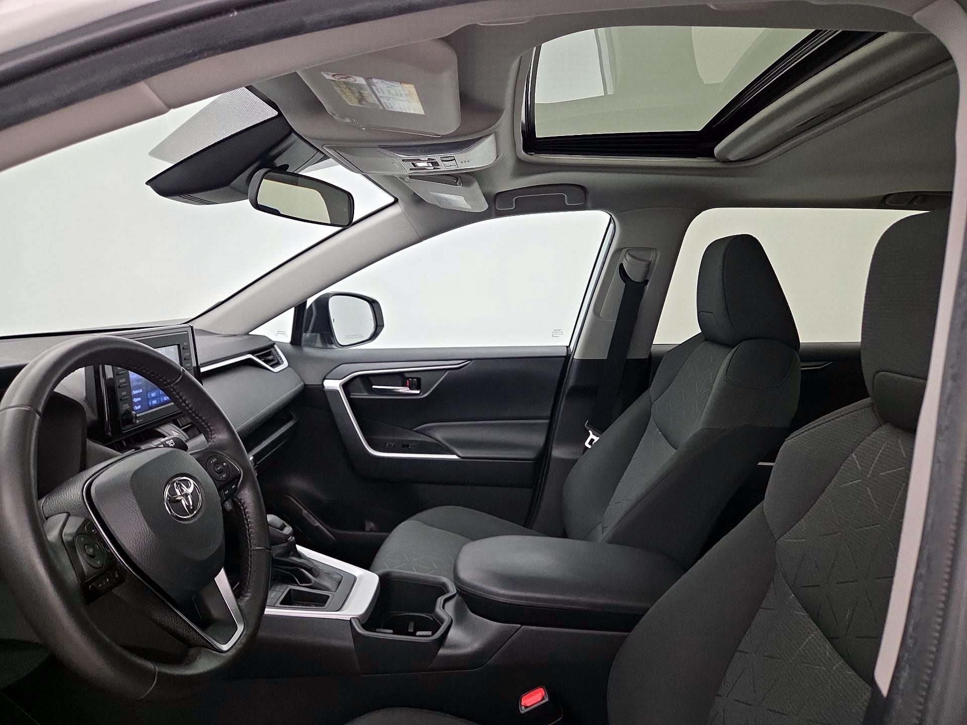 Thumbnail: 2022 Toyota RAV4 - 19