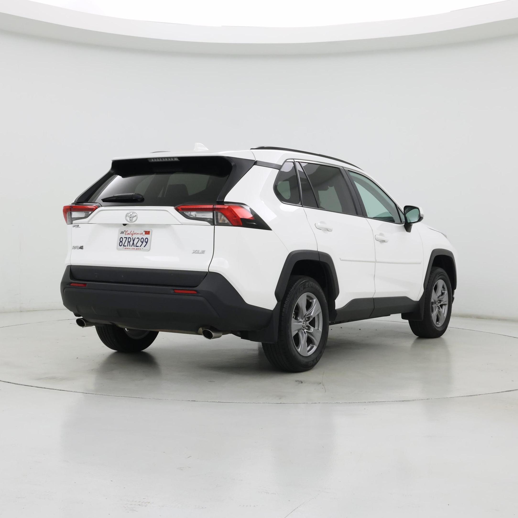 Thumbnail: 2022 Toyota RAV4 - 8