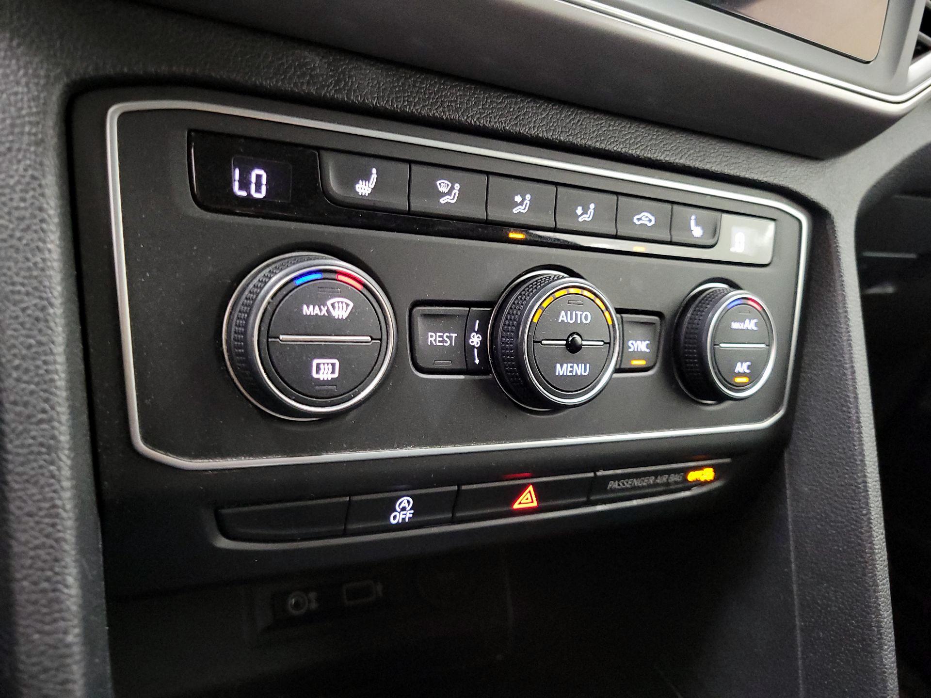 Thumbnail: 2019 Volkswagen Atlas - 16