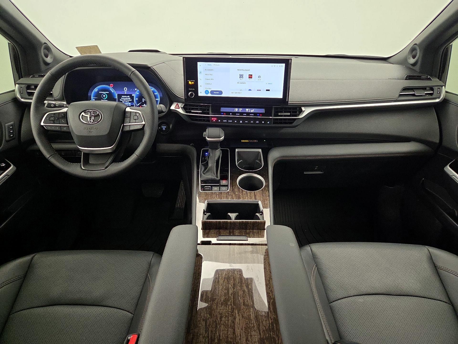 Thumbnail: 2025 Toyota Sienna - 9