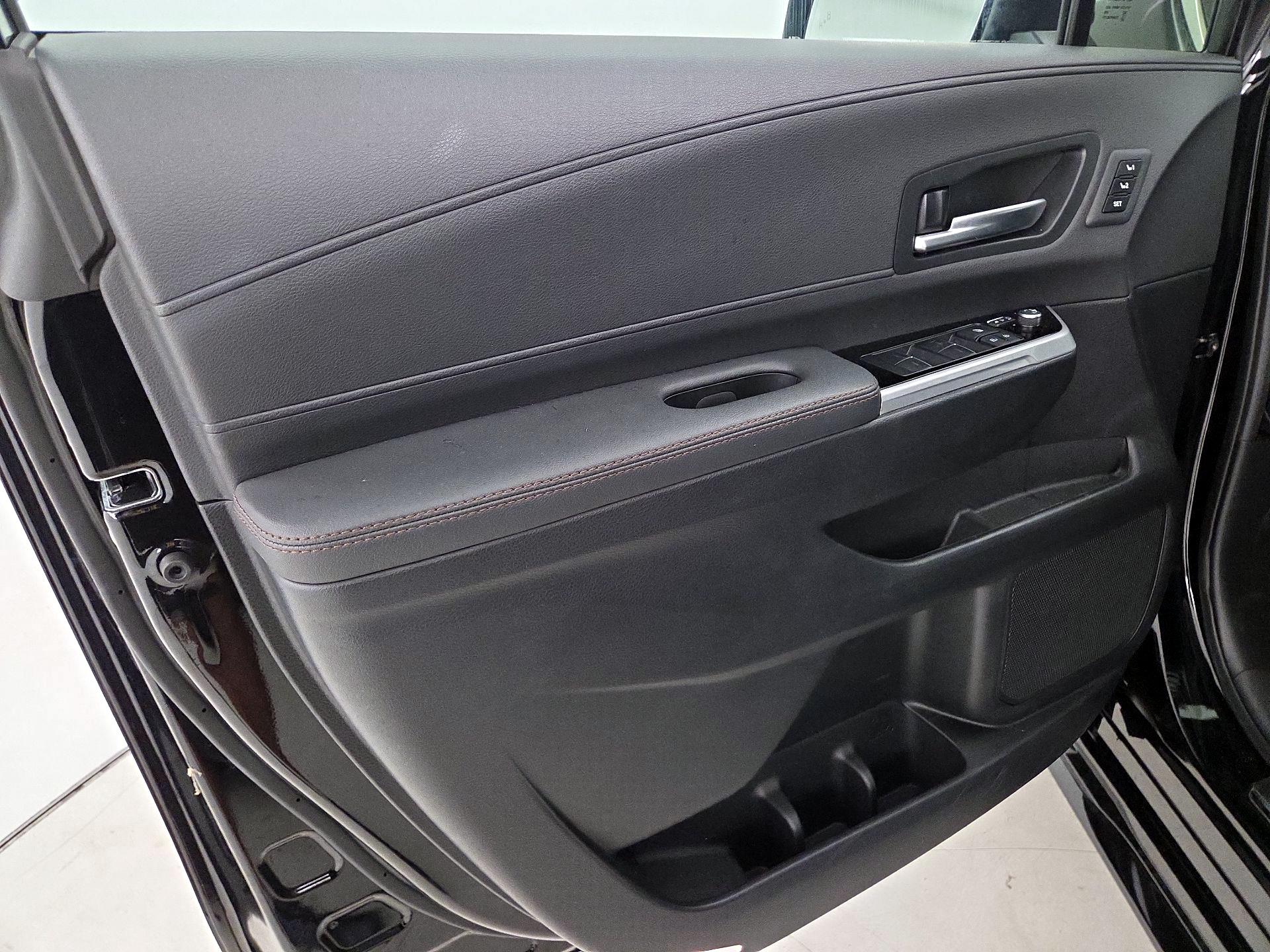 Thumbnail: 2025 Toyota Sienna - 12