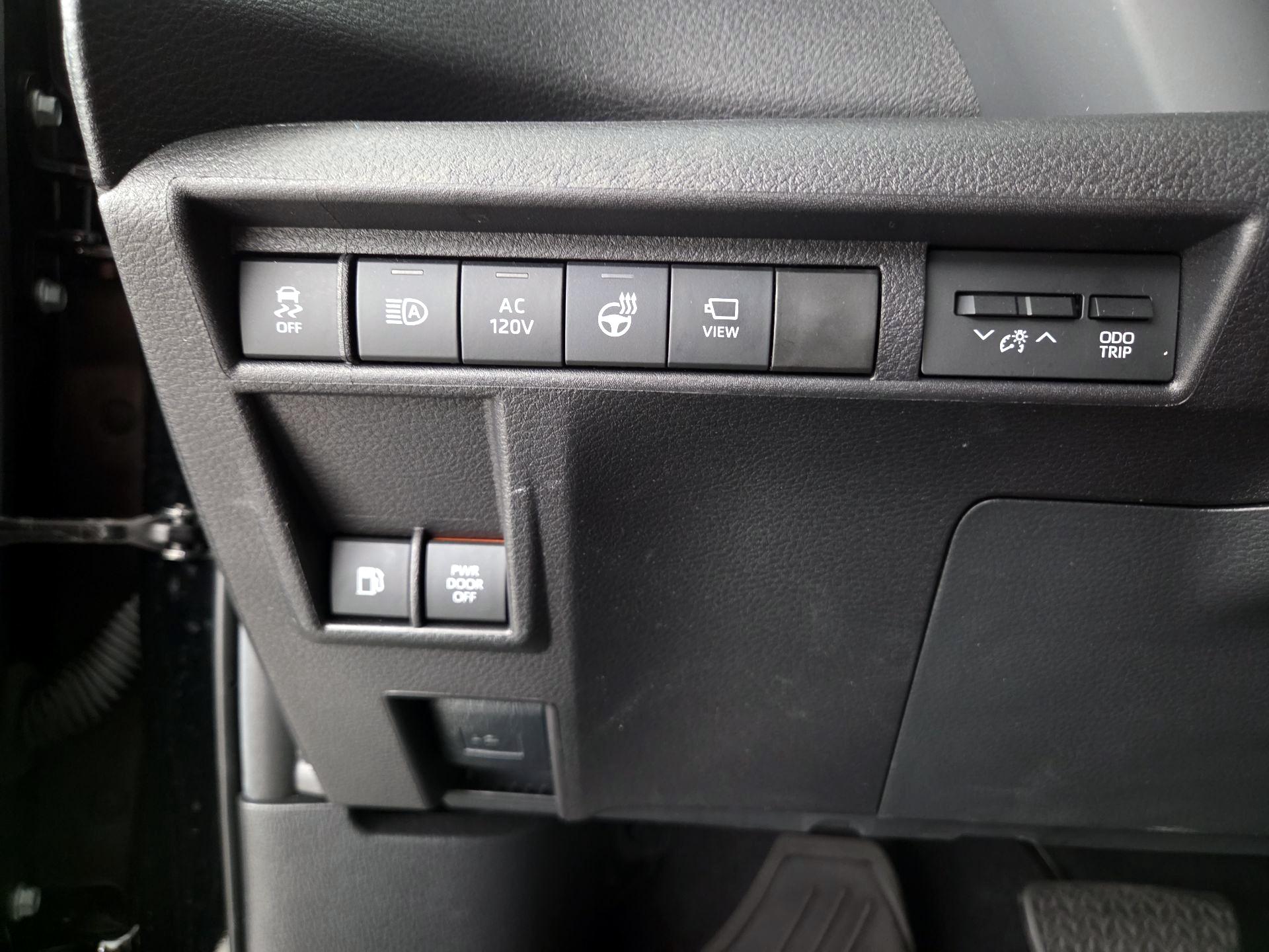 Thumbnail: 2025 Toyota Sienna - 13