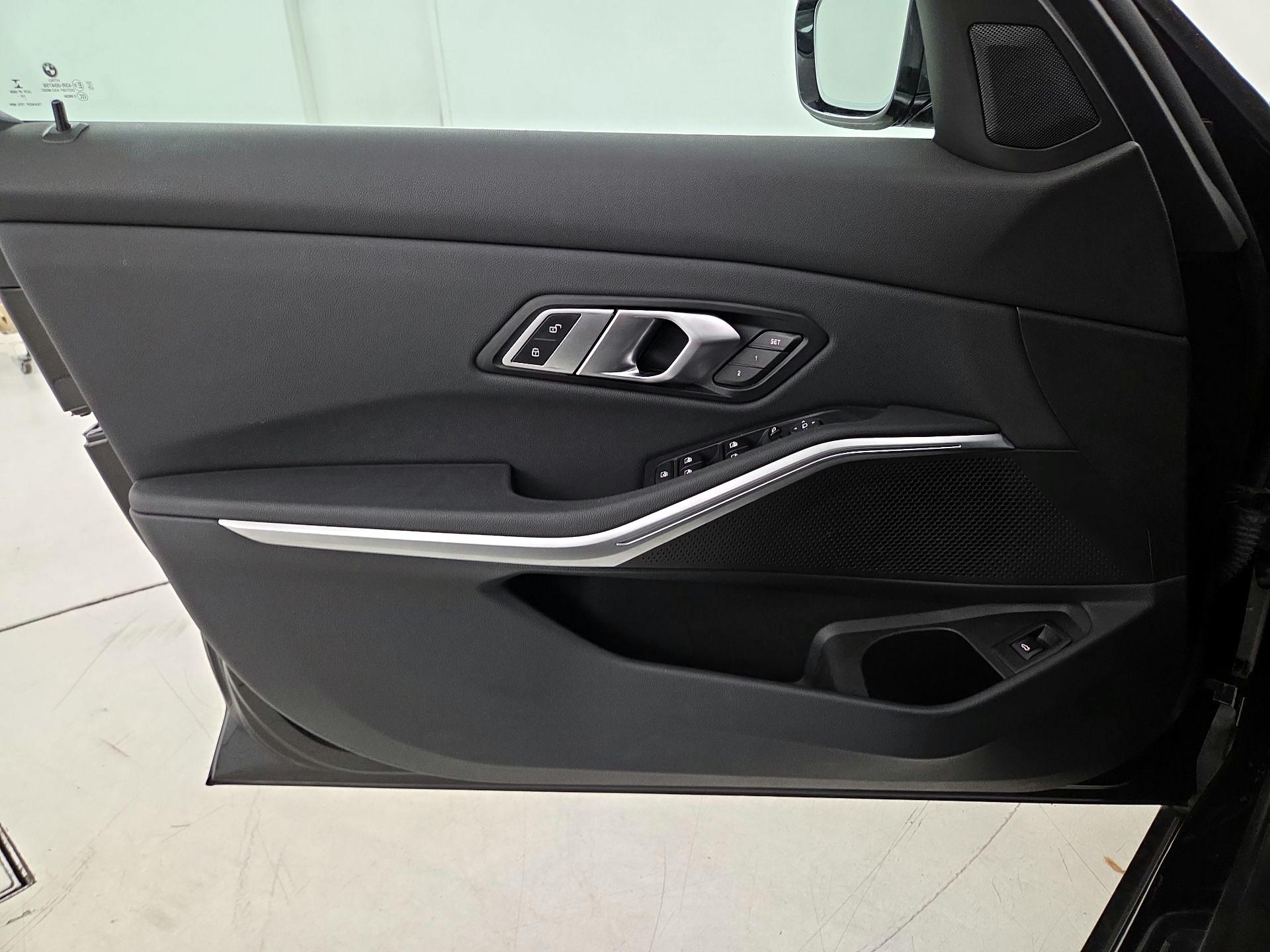 Thumbnail: 2021 BMW 3 Series - 12