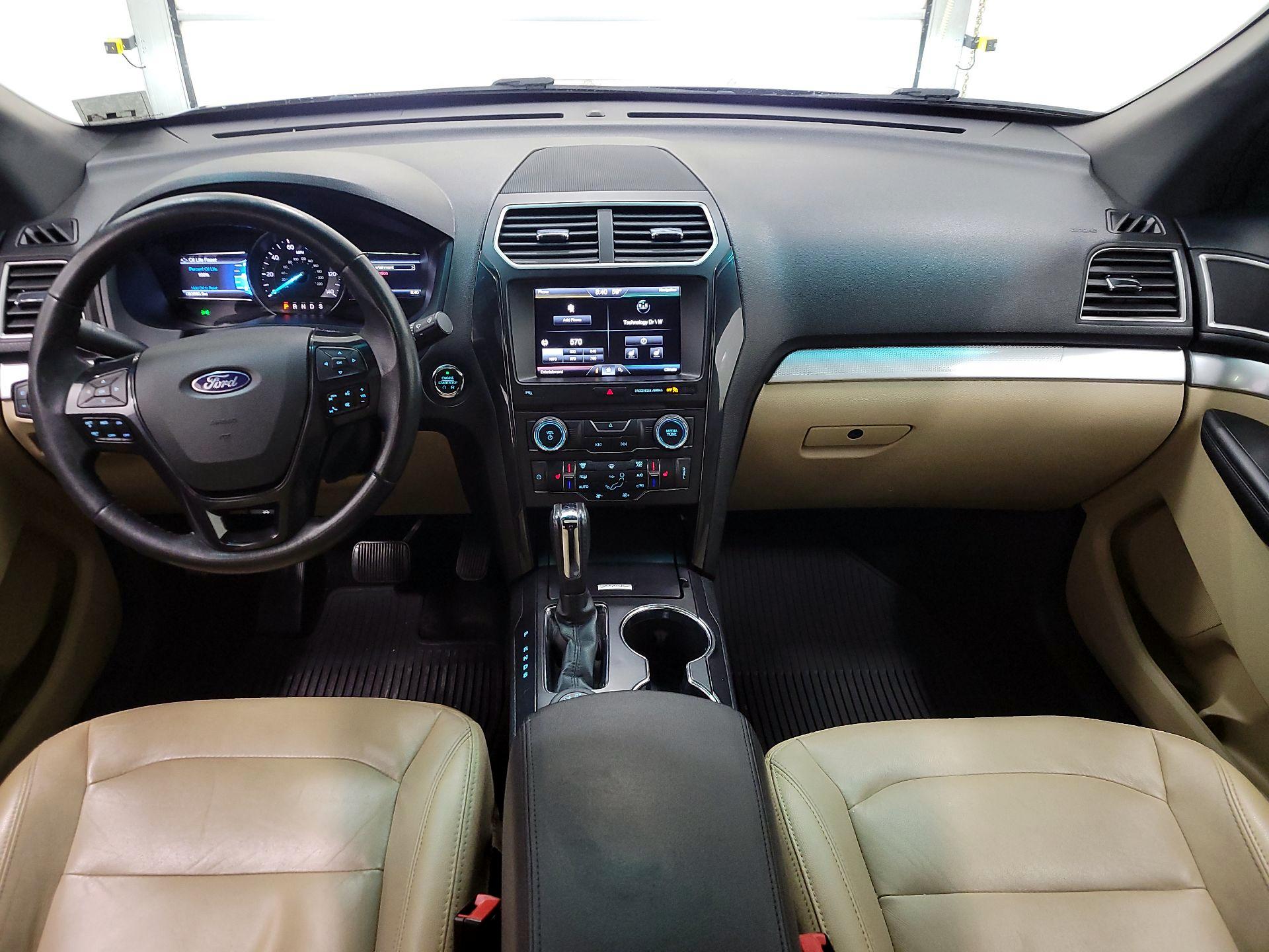 Thumbnail: 2016 Ford Explorer - 9