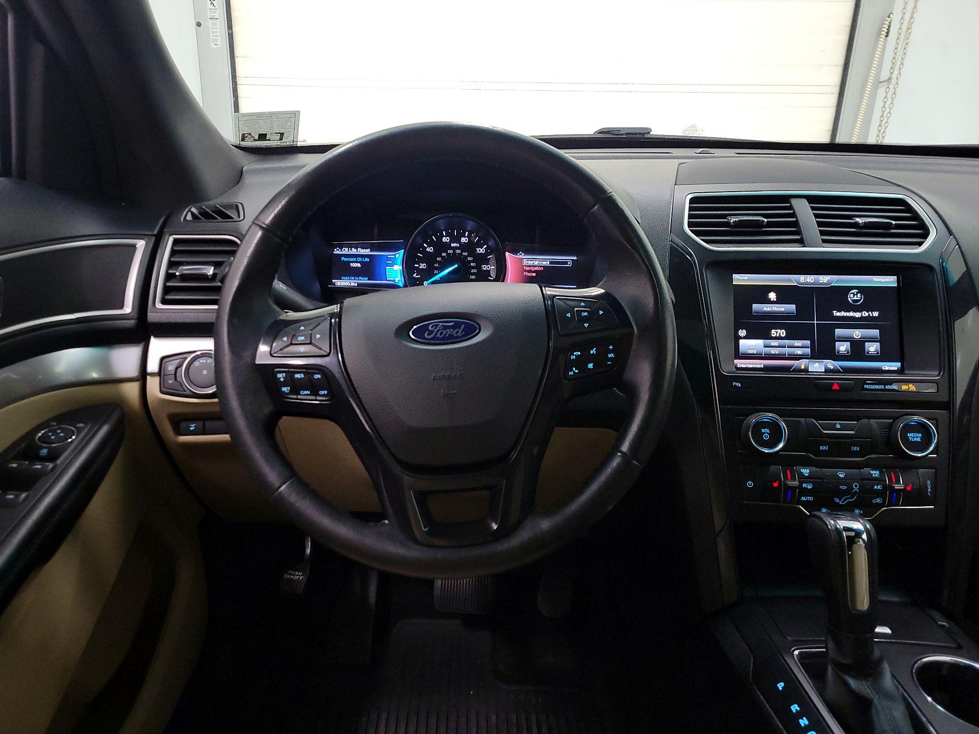 Thumbnail: 2016 Ford Explorer - 10