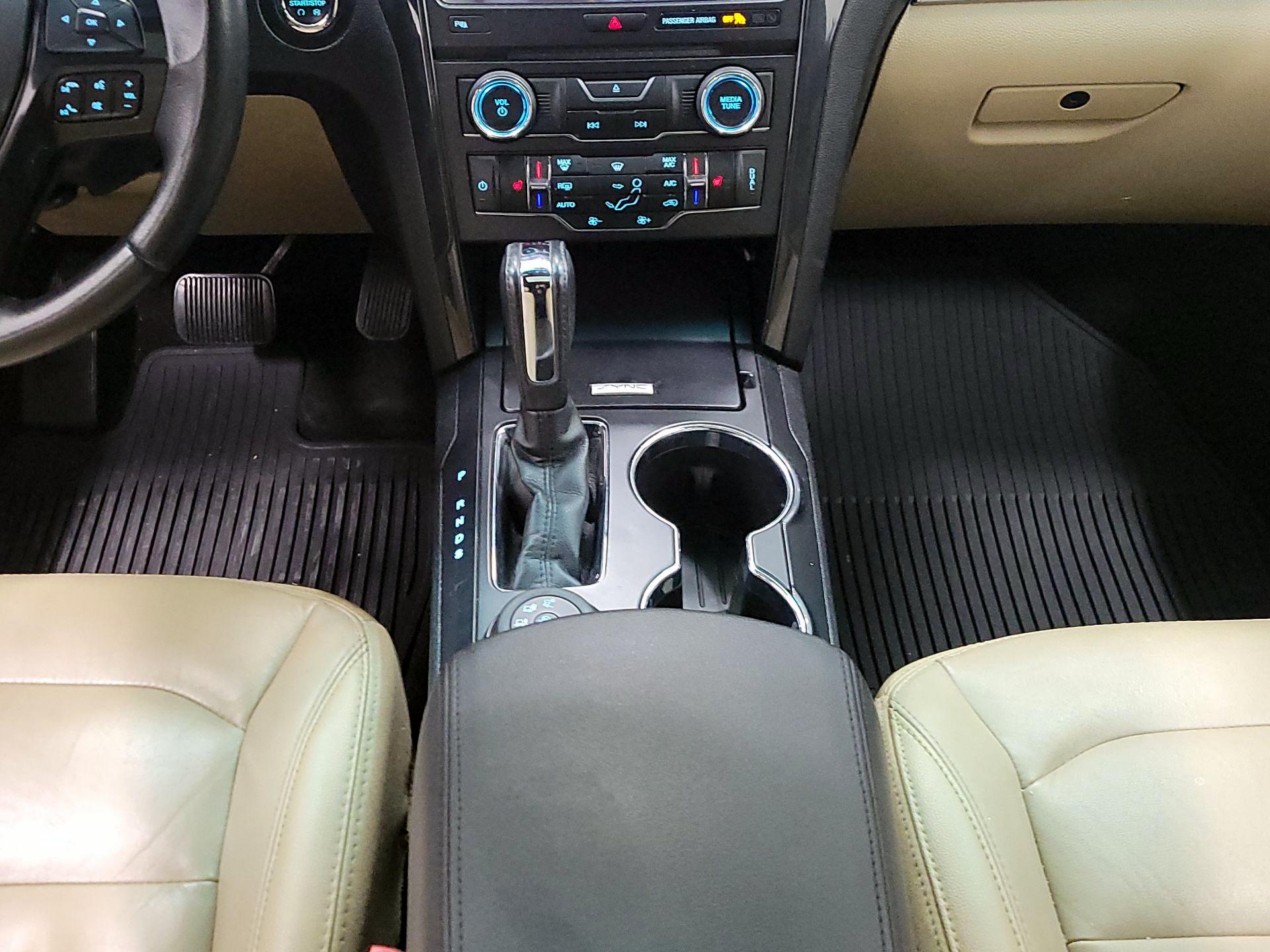 Thumbnail: 2016 Ford Explorer - 18