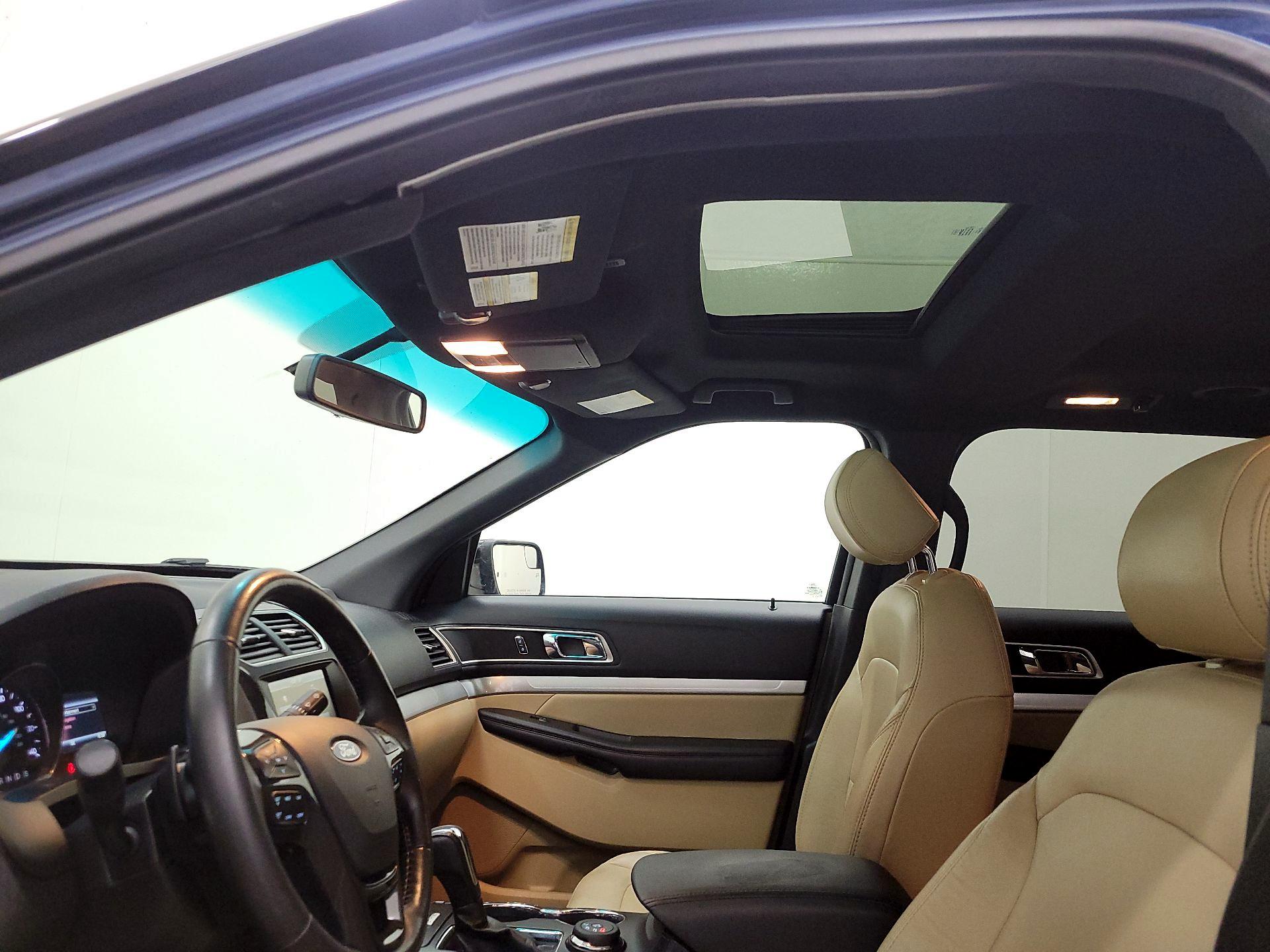 Thumbnail: 2016 Ford Explorer - 20