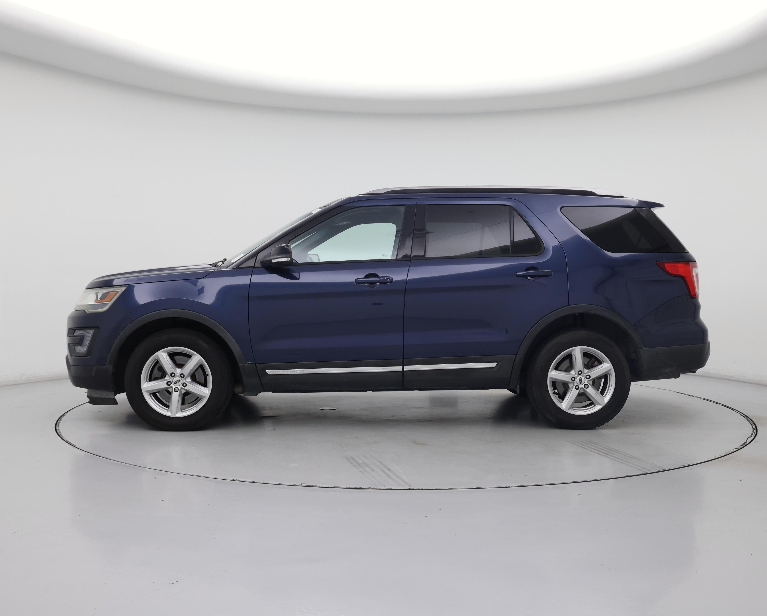 Thumbnail: 2016 Ford Explorer - 3