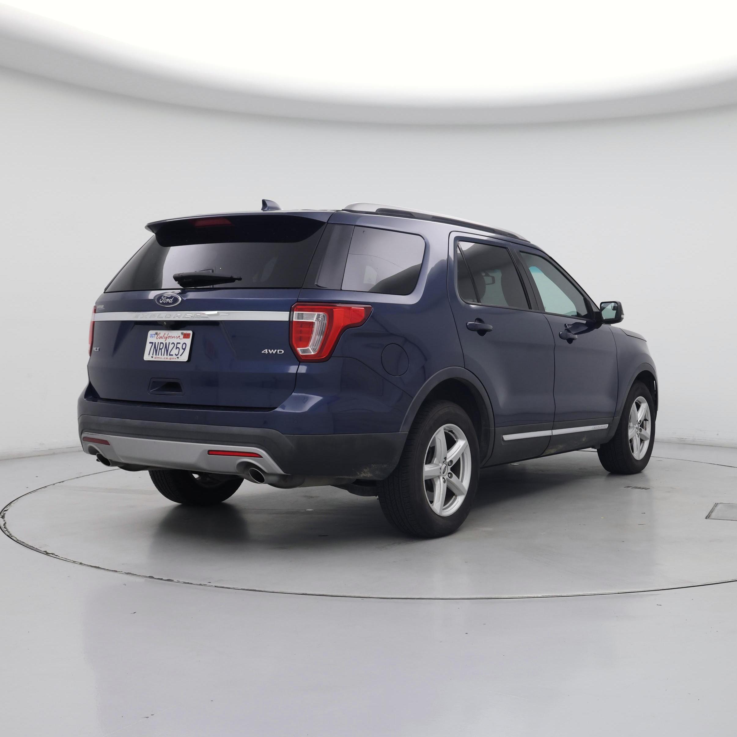 Thumbnail: 2016 Ford Explorer - 8