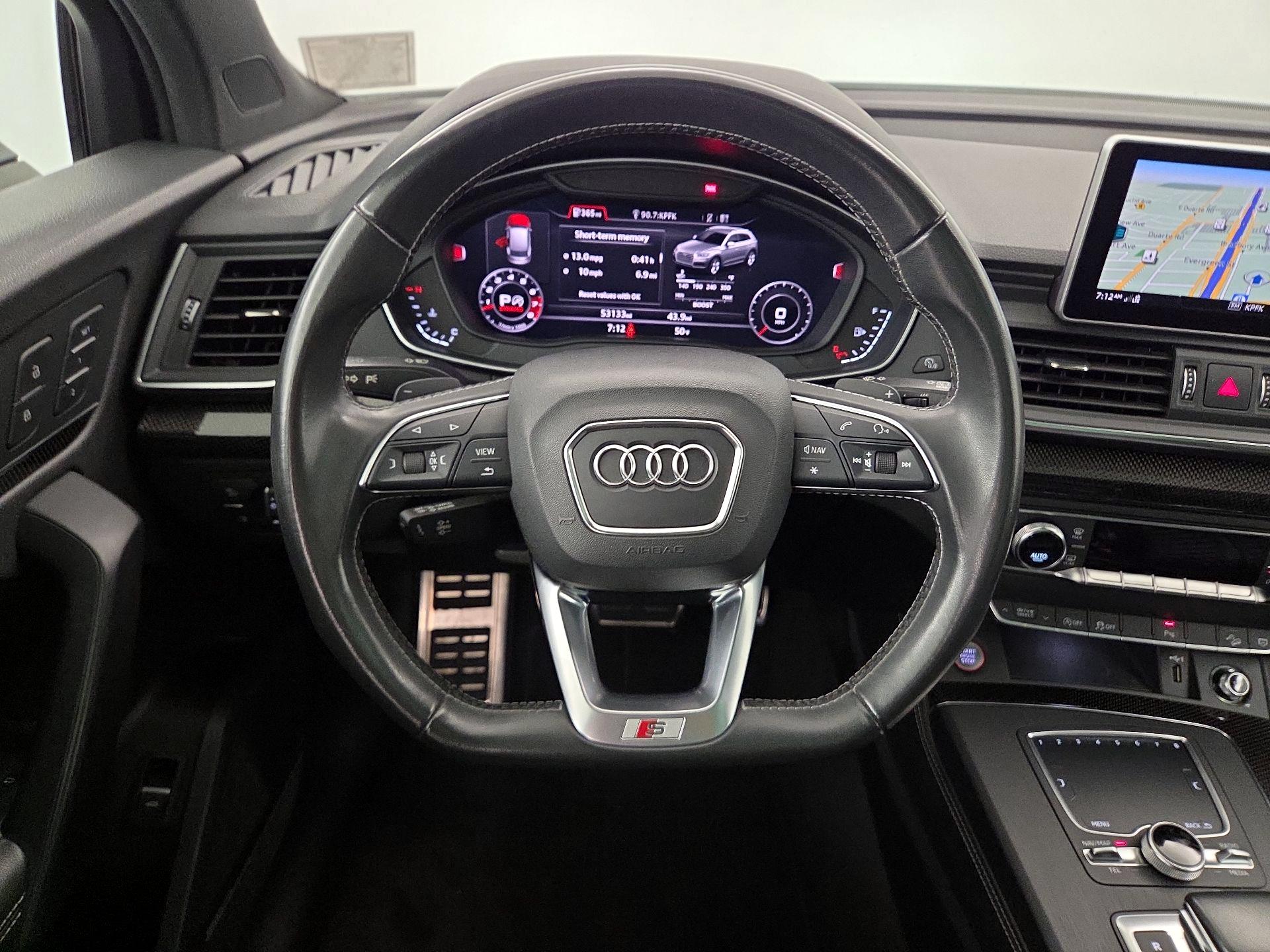 Thumbnail: 2020 Audi SQ5 - 10