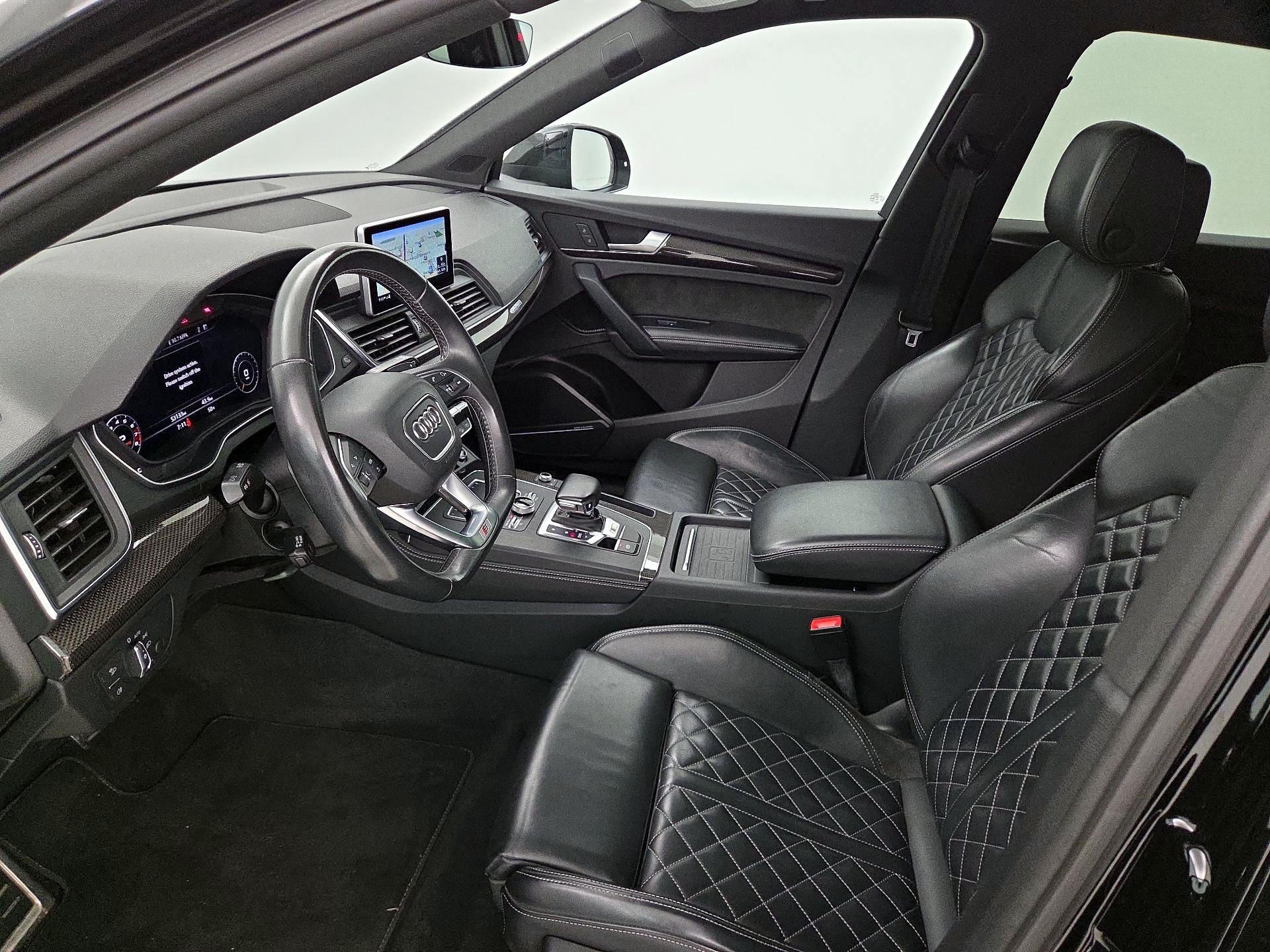 Thumbnail: 2020 Audi SQ5 - 11