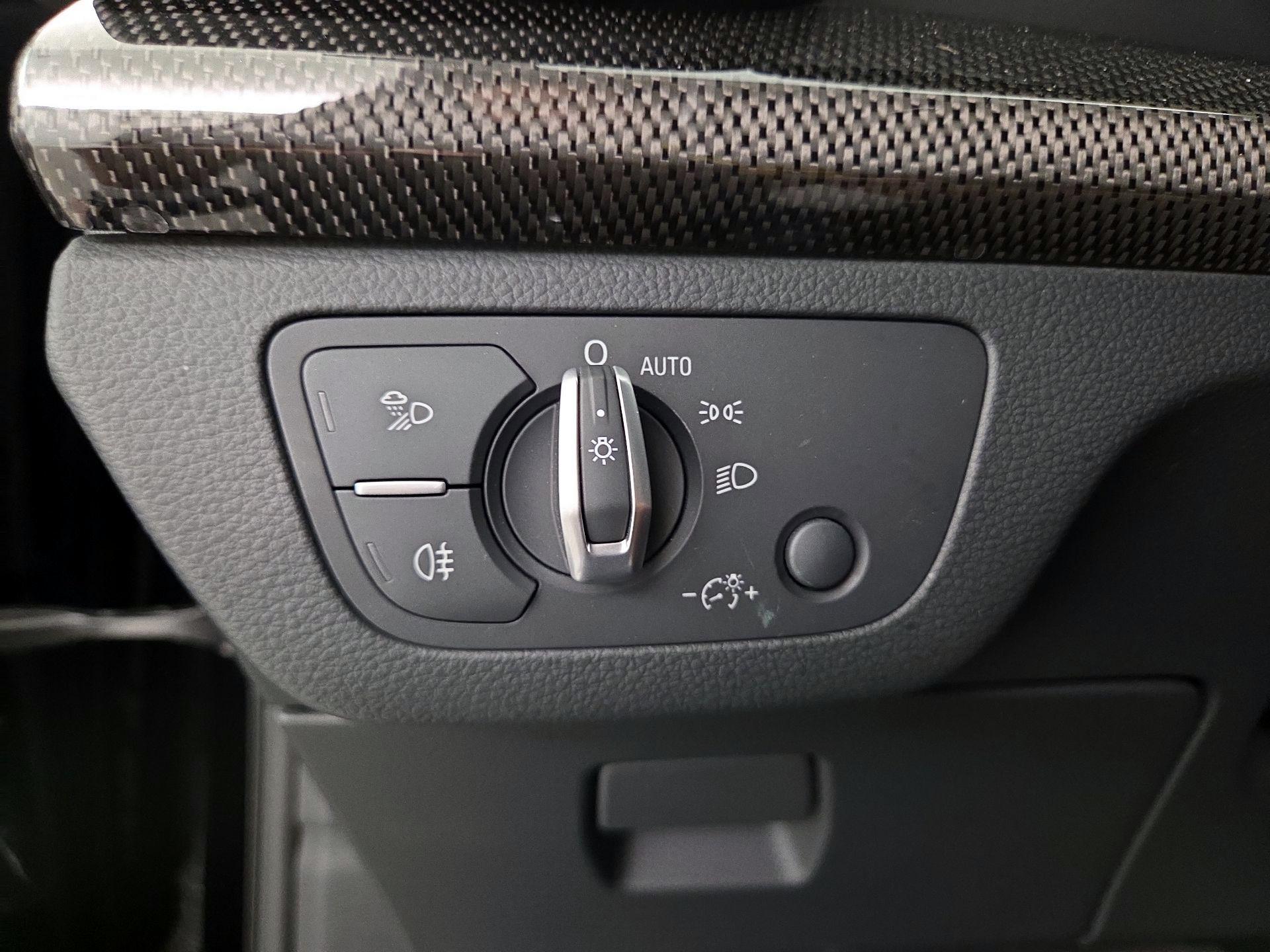 Thumbnail: 2020 Audi SQ5 - 13