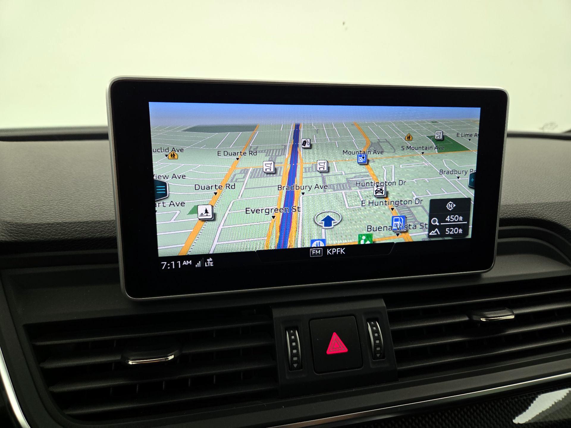 Thumbnail: 2020 Audi SQ5 - 14