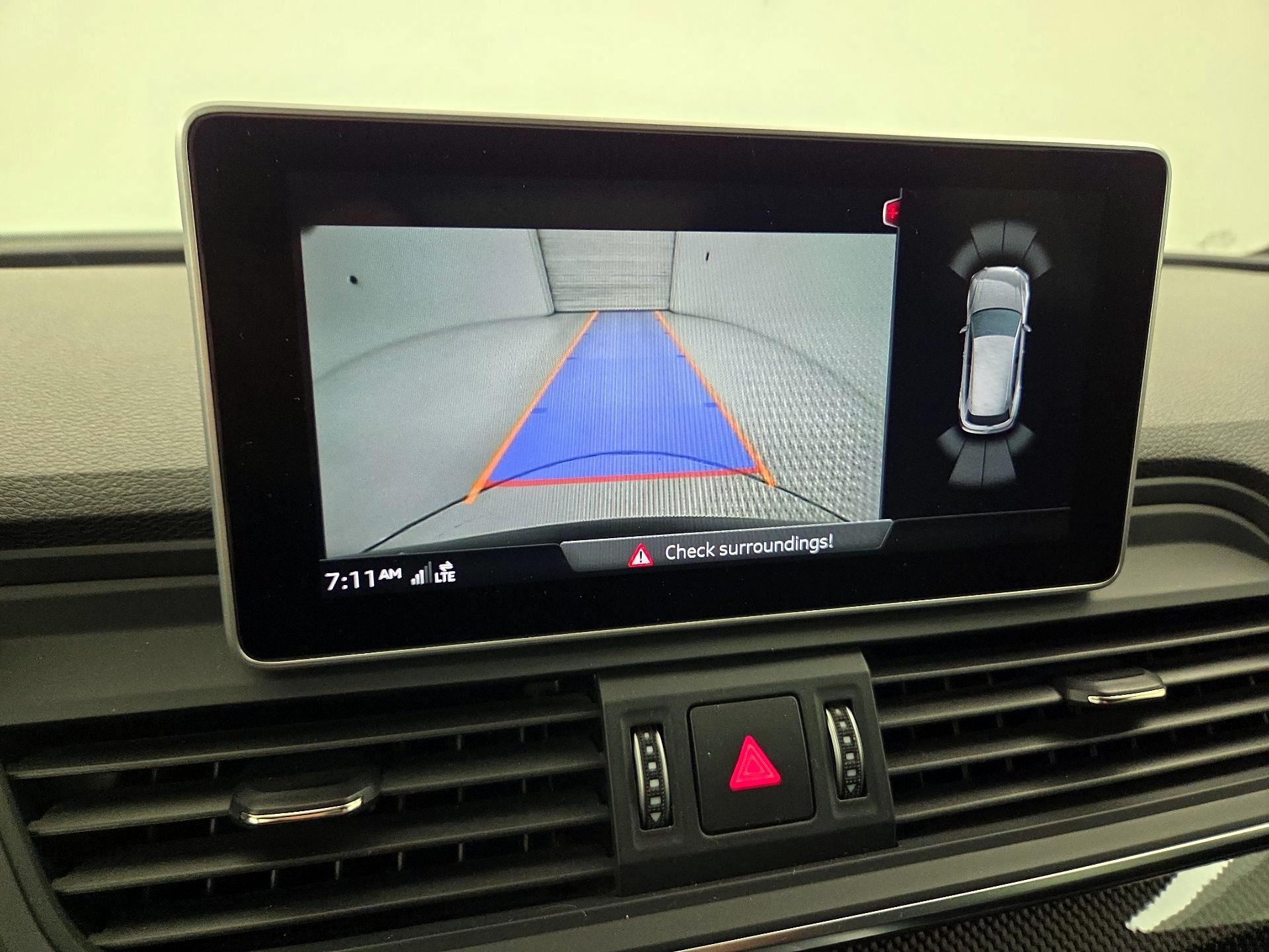 Thumbnail: 2020 Audi SQ5 - 15