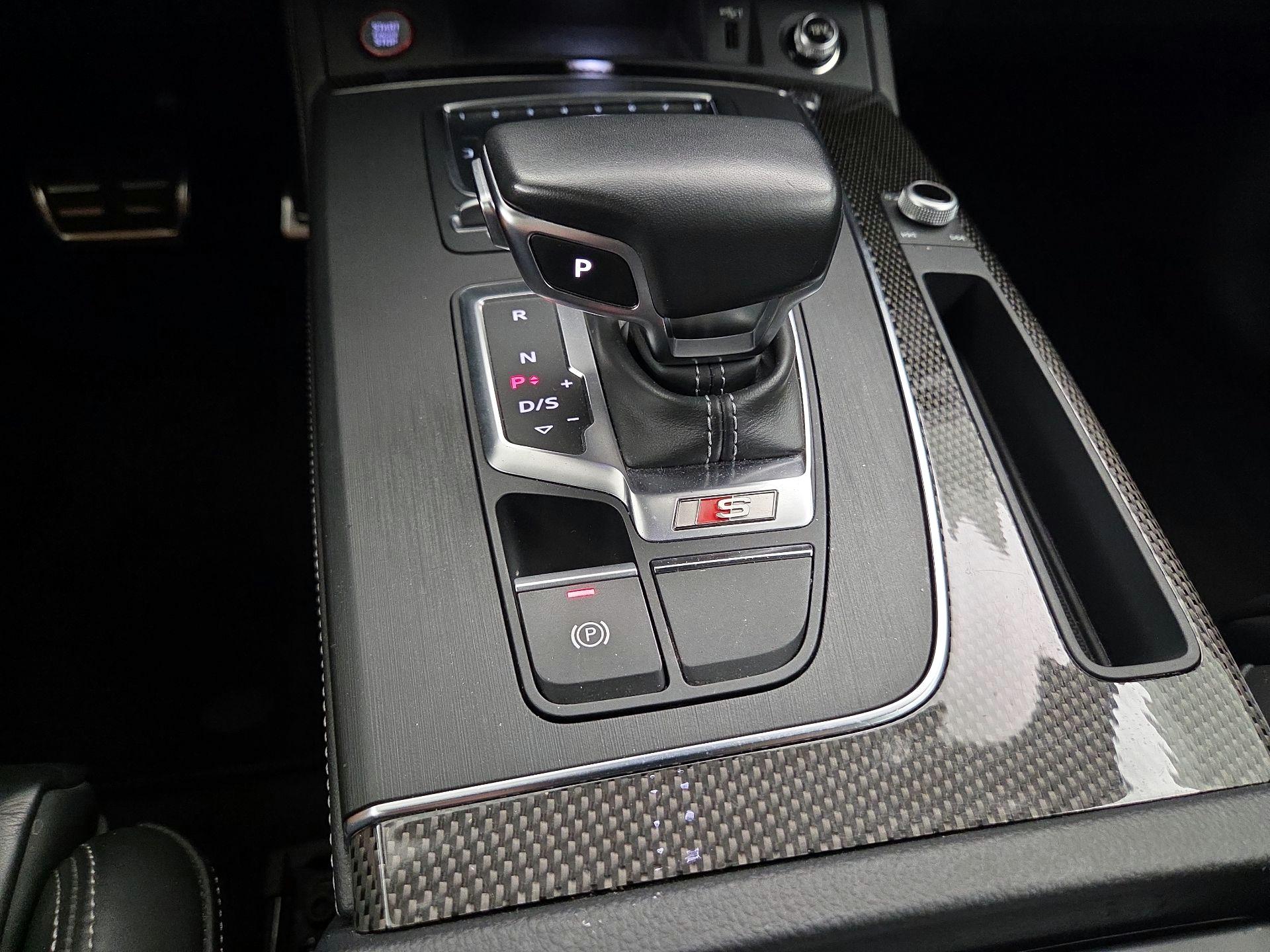 Thumbnail: 2020 Audi SQ5 - 18