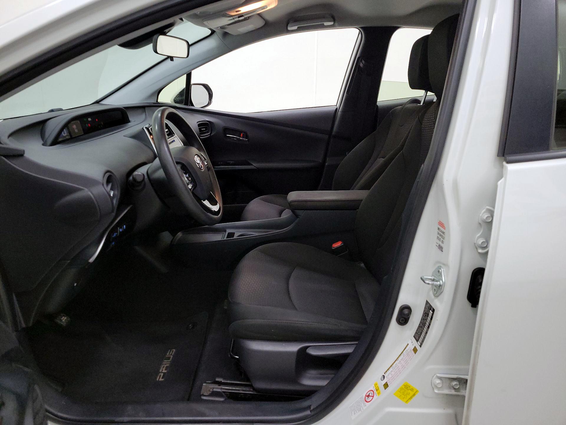 Thumbnail: 2019 Toyota Prius - 11