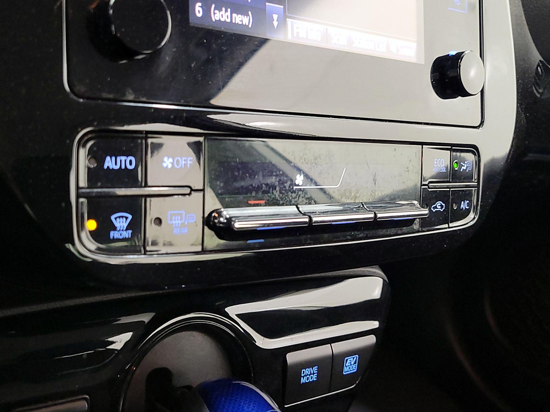 Thumbnail: 2019 Toyota Prius - 16