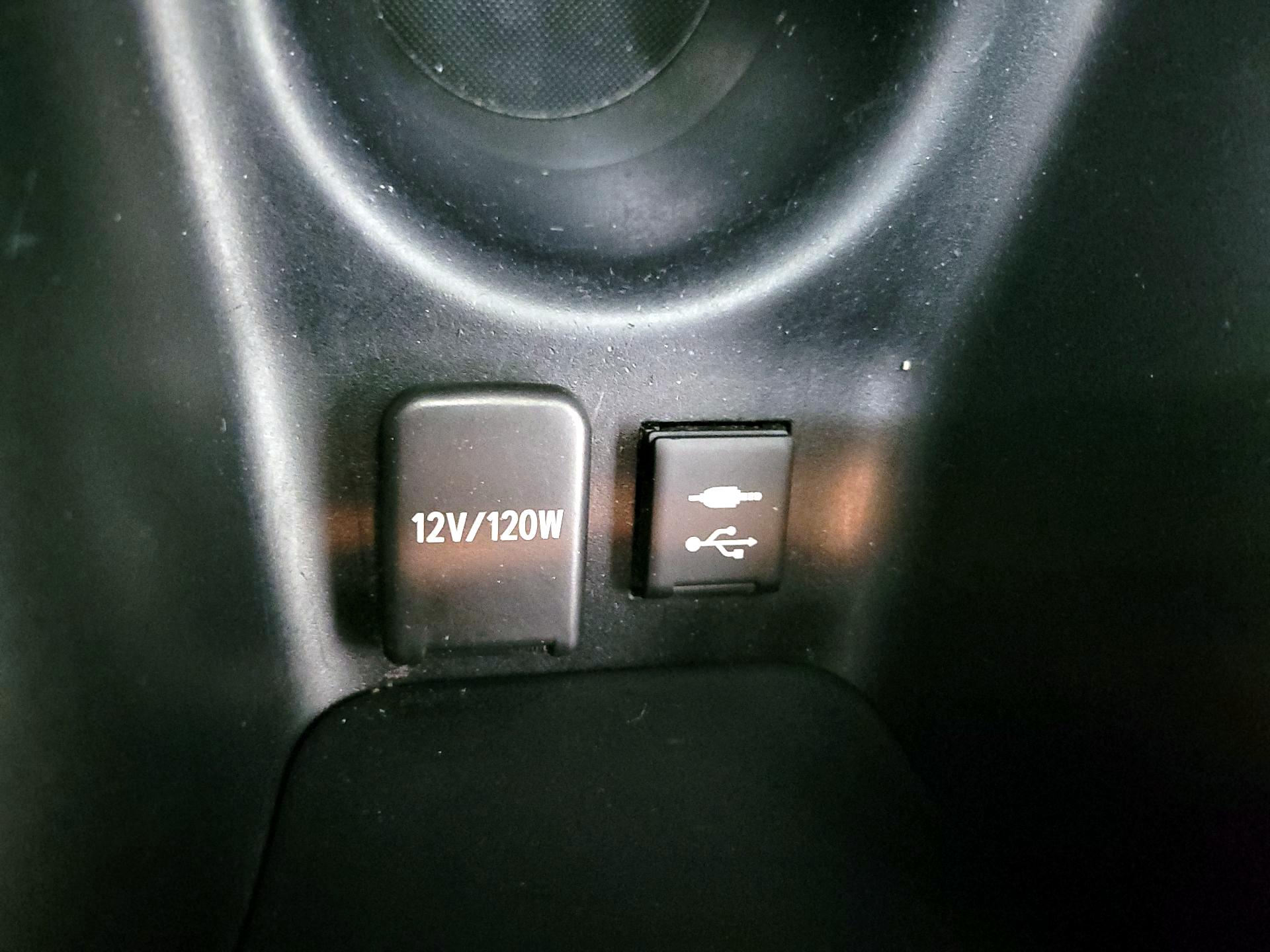 Thumbnail: 2019 Toyota Prius - 18