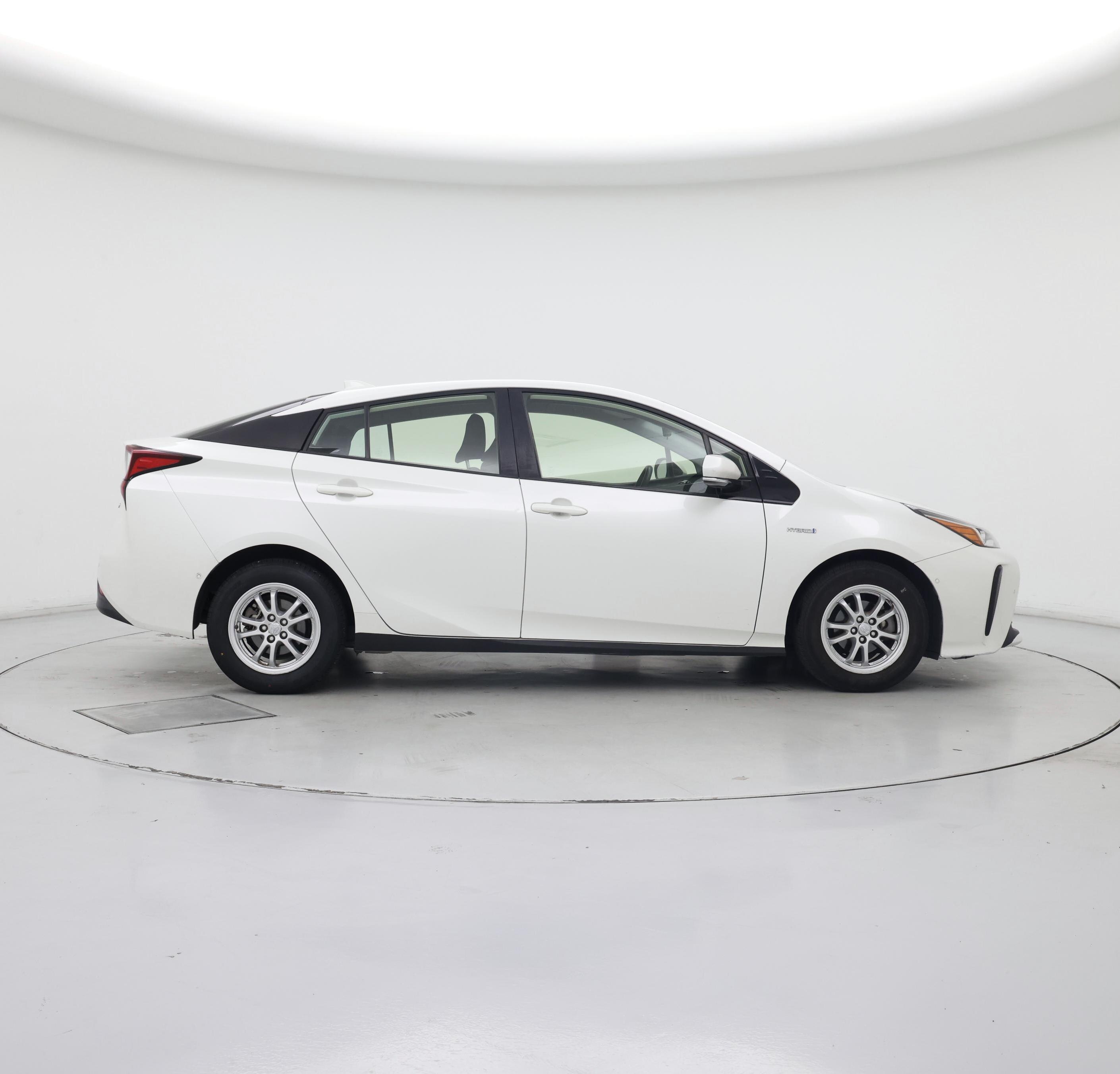 Thumbnail: 2019 Toyota Prius - 7