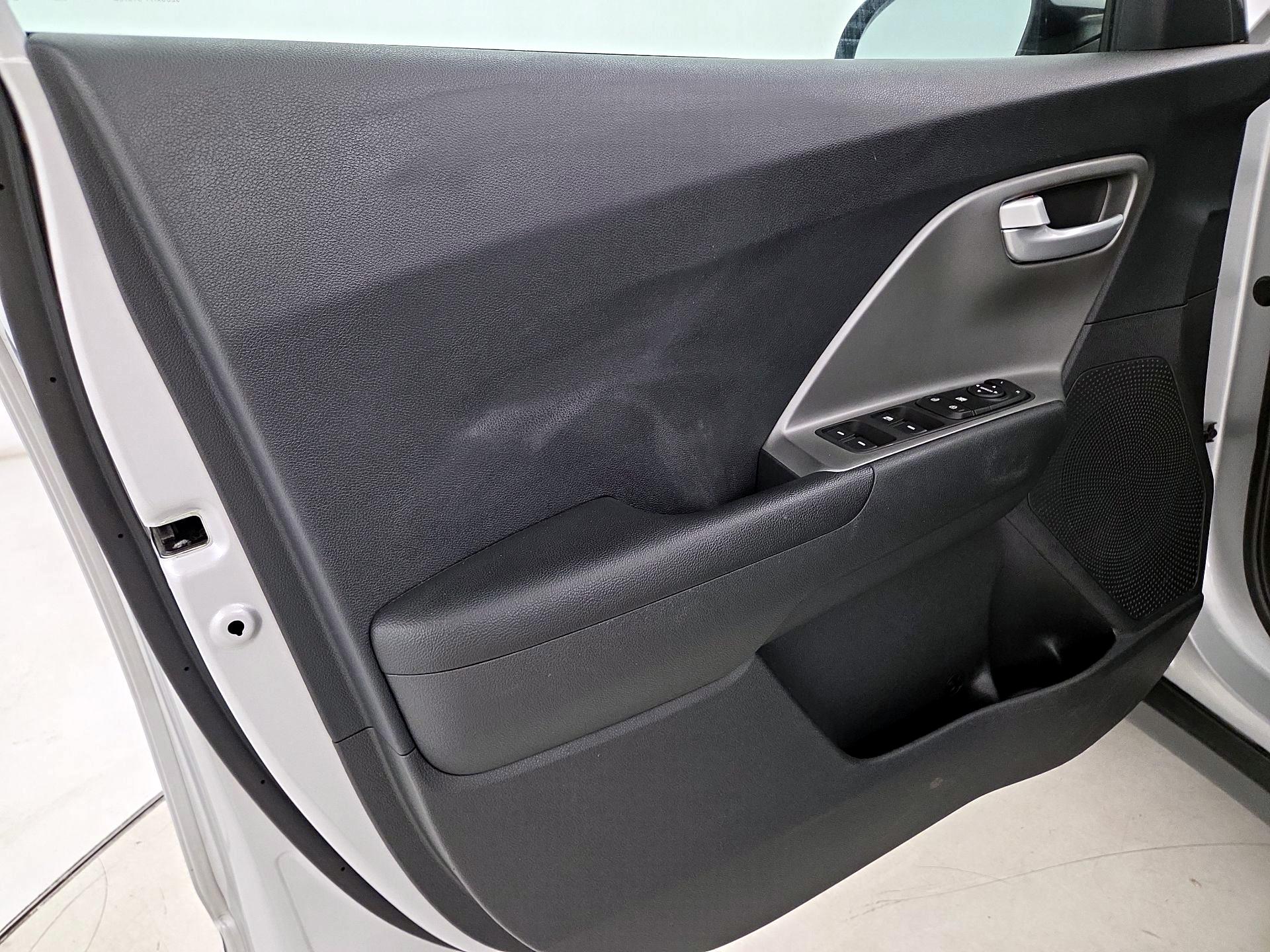 Thumbnail: 2021 Kia Niro - 12