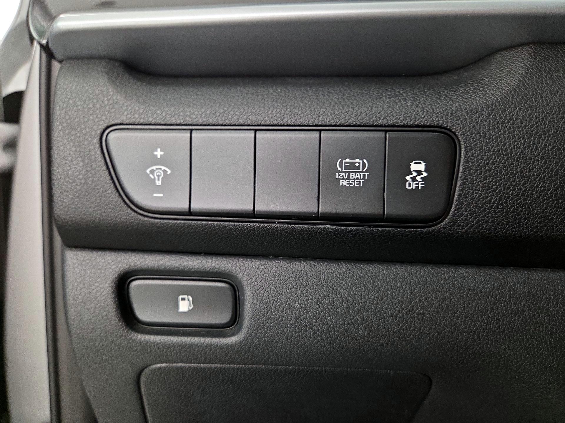 Thumbnail: 2021 Kia Niro - 13