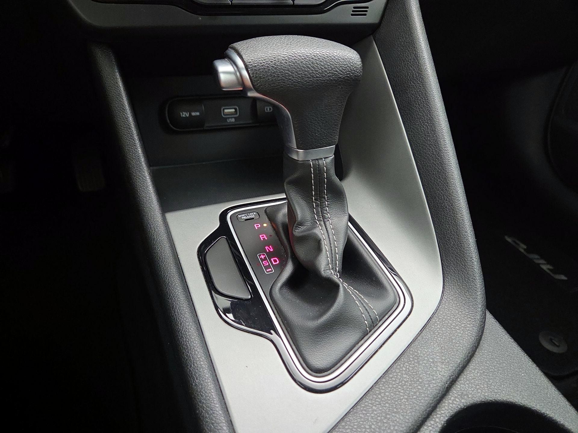 Thumbnail: 2021 Kia Niro - 17