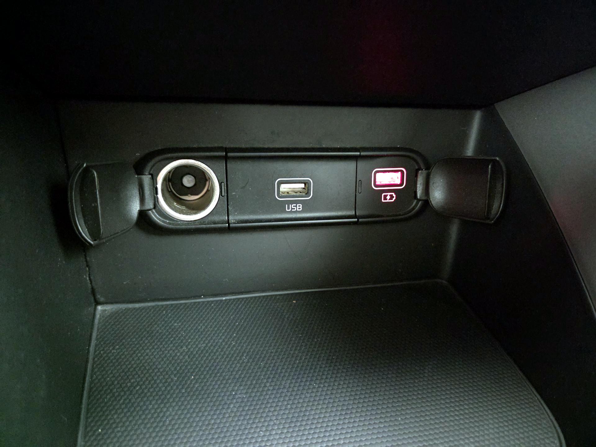 Thumbnail: 2021 Kia Niro - 18